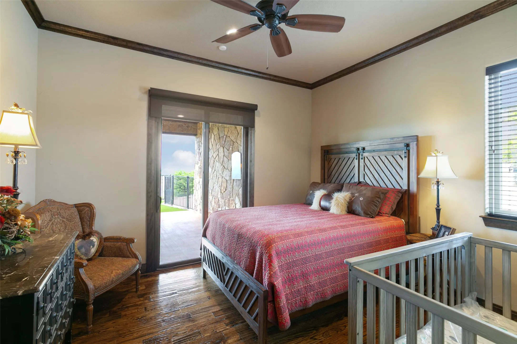 Guest Bedroom with ensuite bathroom