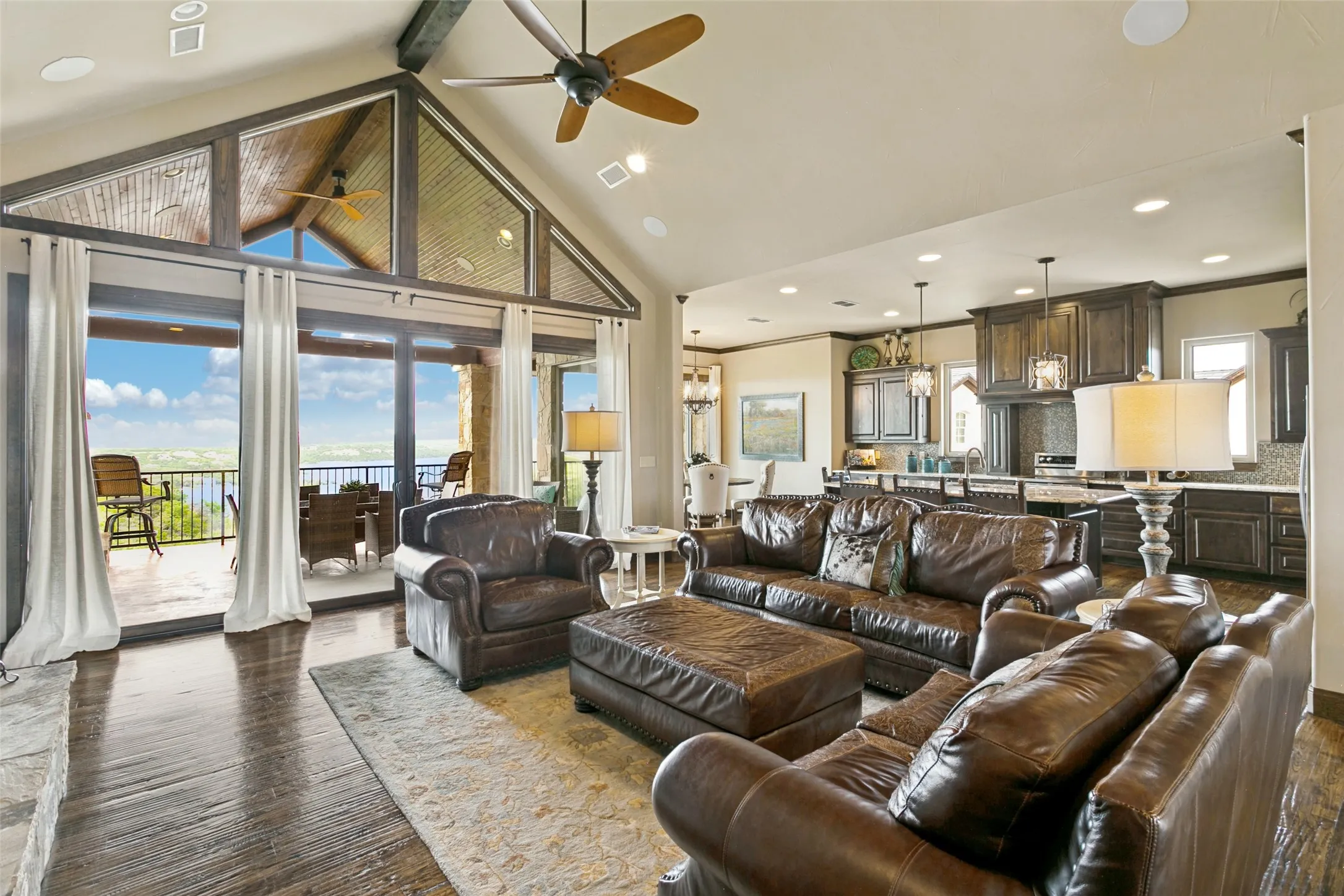 Spacious main living area and open-concept floorplan