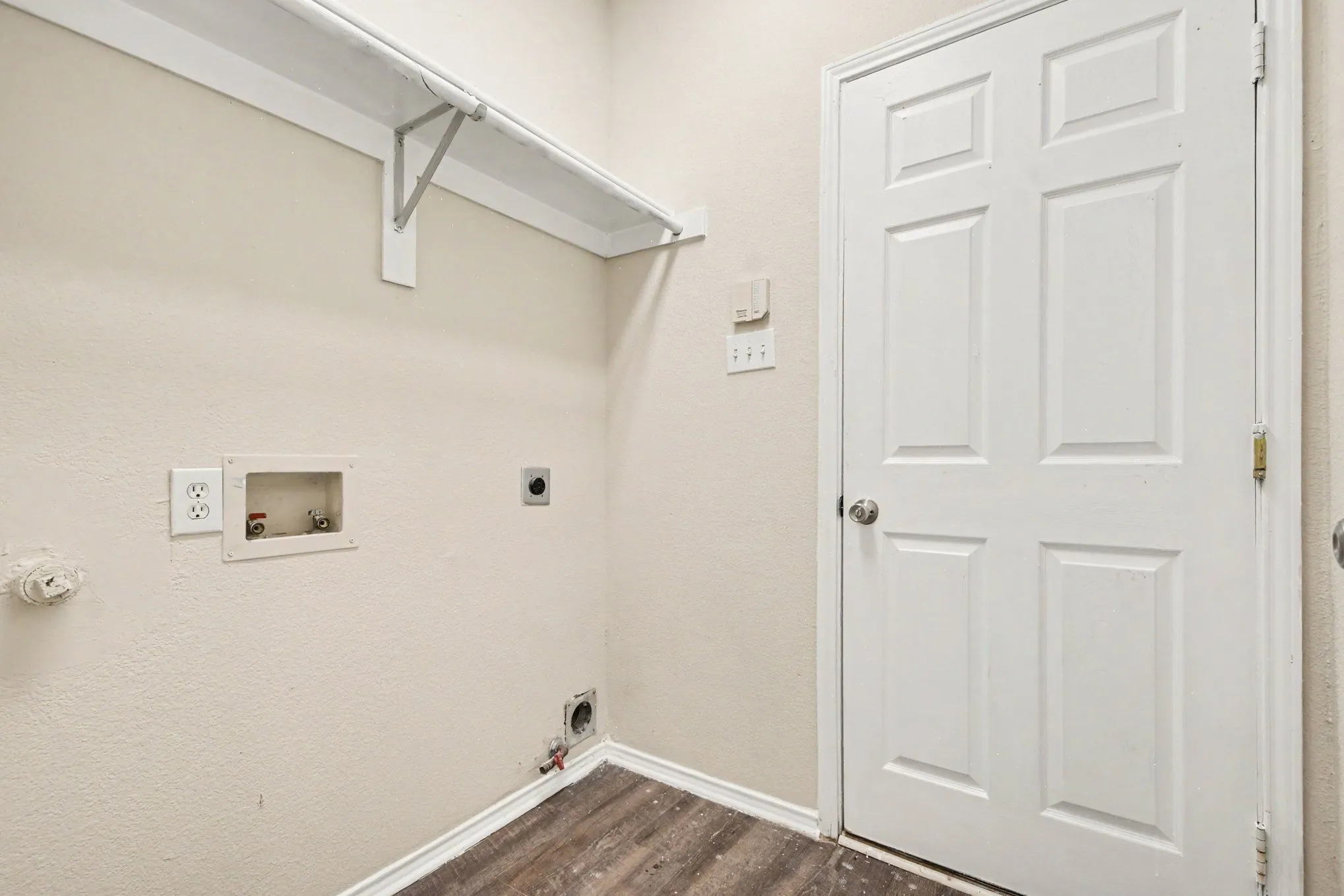 Single Family Residence For Sale in Denton County , 3204 Windridge Lane, Corinth, Texas 76208, 4 Bedroom, 3 Bathroom, 2 Garage spaces, 2,195 Sqft, built in 1999, mls#21370776, Real Estate Agent in Corinth, Homes For Sale in Denton county, Homes For Sale in Corinth, Realtor in Corinth Texas, Real Estate Brokerage Independent Realty Texas, Luminita Cordes Realtor