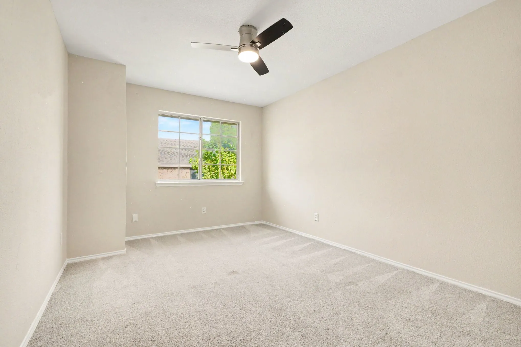 Single Family Residence For Sale in Denton County , 3204 Windridge Lane, Corinth, Texas 76208, 4 Bedroom, 3 Bathroom, 2 Garage spaces, 2,195 Sqft, built in 1999, mls#21370776, Real Estate Agent in Corinth, Homes For Sale in Denton county, Homes For Sale in Corinth, Realtor in Corinth Texas, Real Estate Brokerage Independent Realty Texas, Luminita Cordes Realtor