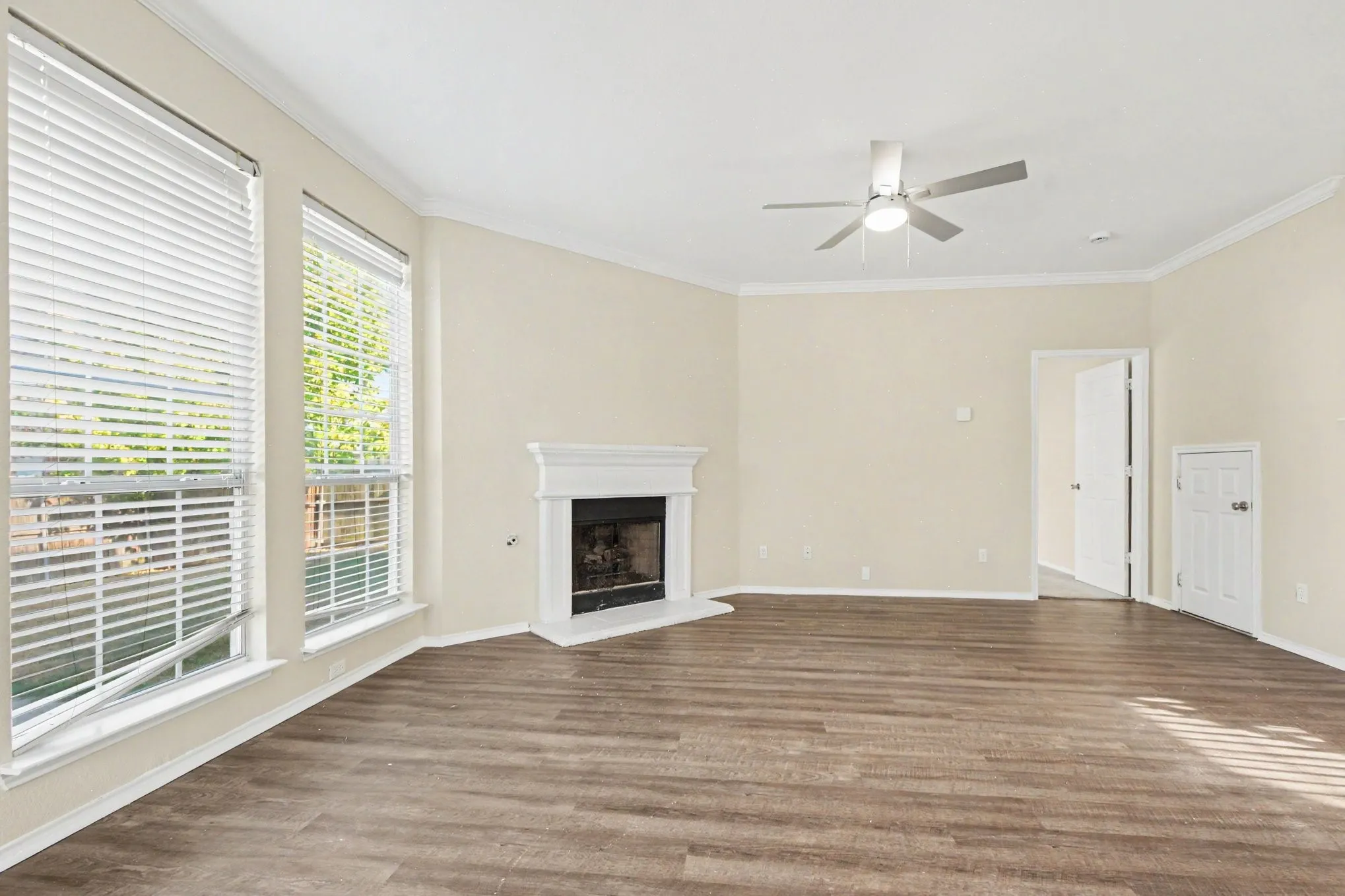Single Family Residence For Sale in Denton County , 3204 Windridge Lane, Corinth, Texas 76208, 4 Bedroom, 3 Bathroom, 2 Garage spaces, 2,195 Sqft, built in 1999, mls#21370776, Real Estate Agent in Corinth, Homes For Sale in Denton county, Homes For Sale in Corinth, Realtor in Corinth Texas, Real Estate Brokerage Independent Realty Texas, Luminita Cordes Realtor