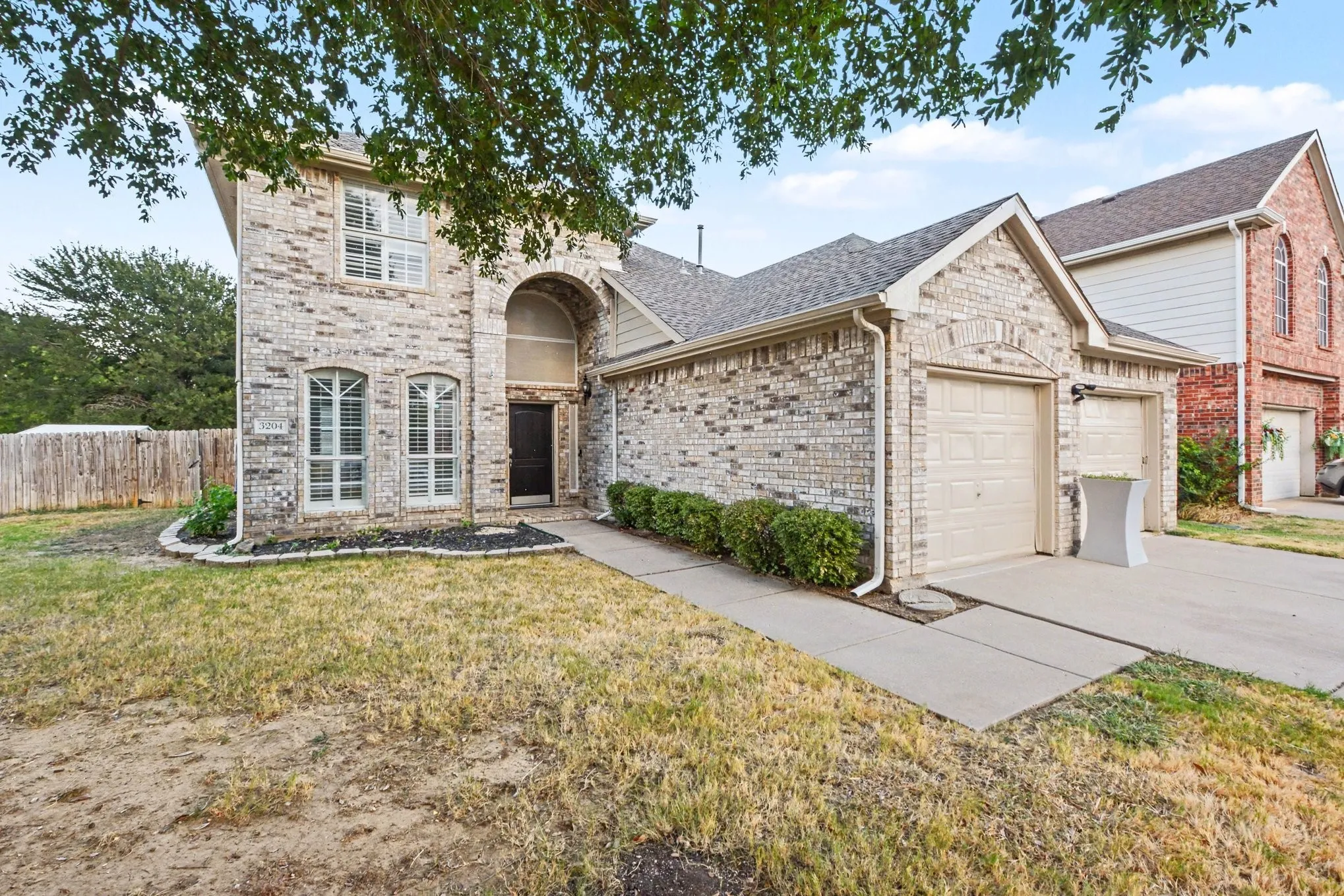 Single Family Residence For Sale in Denton County , 3204 Windridge Lane, Corinth, Texas 76208, 4 Bedroom, 3 Bathroom, 2 Garage spaces, 2,195 Sqft, built in 1999, mls#21370776, Real Estate Agent in Corinth, Homes For Sale in Denton county, Homes For Sale in Corinth, Realtor in Corinth Texas, Real Estate Brokerage Independent Realty Texas, Luminita Cordes Realtor