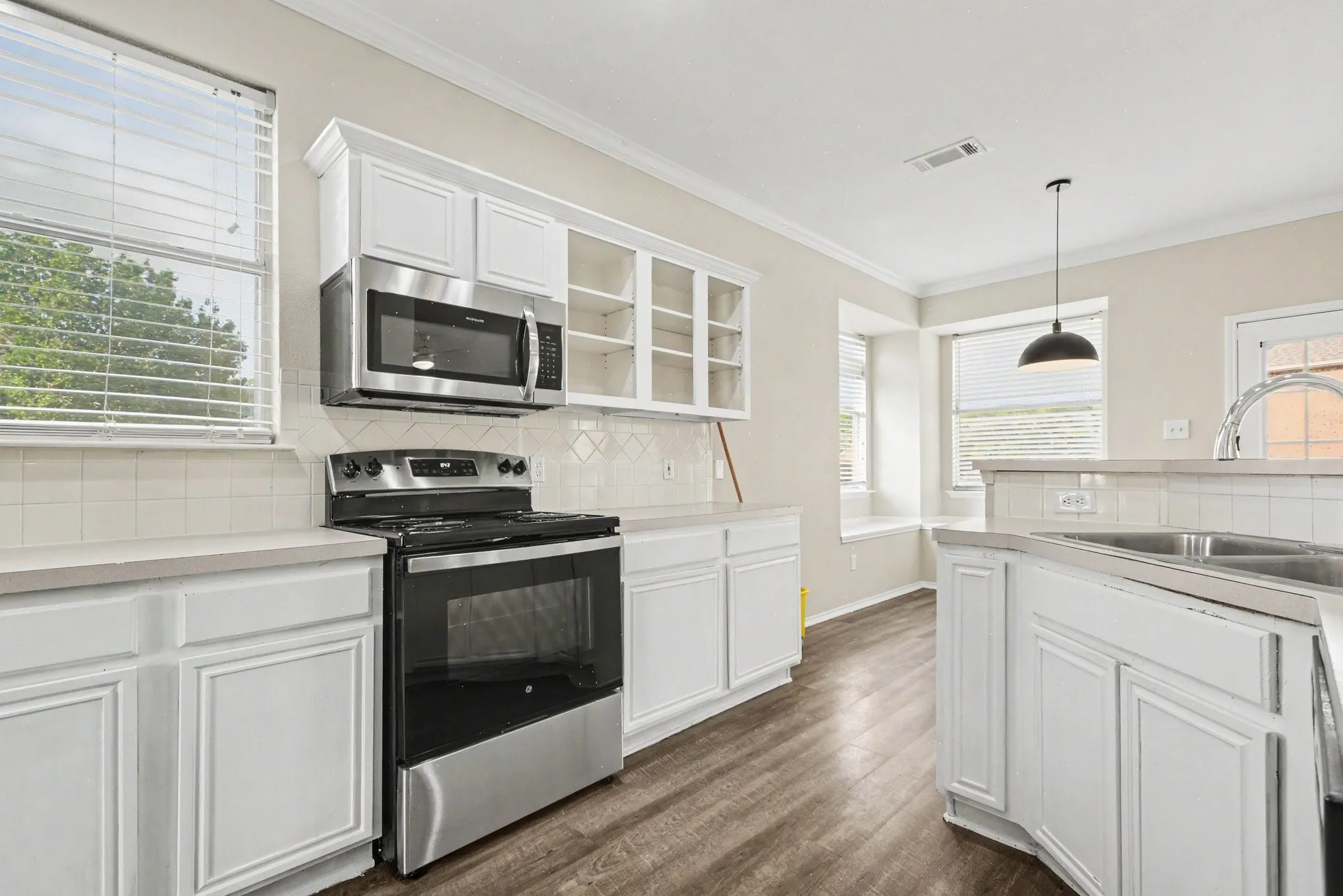 Single Family Residence For Sale in Denton County , 3204 Windridge Lane, Corinth, Texas 76208, 4 Bedroom, 3 Bathroom, 2 Garage spaces, 2,195 Sqft, built in 1999, mls#21370776, Real Estate Agent in Corinth, Homes For Sale in Denton county, Homes For Sale in Corinth, Realtor in Corinth Texas, Real Estate Brokerage Independent Realty Texas, Luminita Cordes Realtor