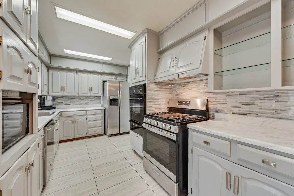 Single Family Residence For Sale in Tarrant County , 244 Palomino Drive, Saginaw, Texas 76179, 3 Bedroom, 2 Bathroom, Garage spaces, 2,480 Sqft, built in 1966, mls#21370807, Real Estate Agent in Saginaw, Homes For Sale in Tarrant county, Homes For Sale in Saginaw, Realtor in Saginaw Texas, Real Estate Brokerage Independent Realty Texas, Luminita Cordes Realtor
