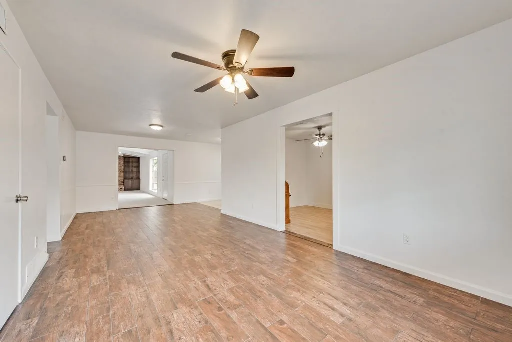 Single Family Residence For Sale in Tarrant County , 244 Palomino Drive, Saginaw, Texas 76179, 3 Bedroom, 2 Bathroom, Garage spaces, 2,480 Sqft, built in 1966, mls#21370807, Real Estate Agent in Saginaw, Homes For Sale in Tarrant county, Homes For Sale in Saginaw, Realtor in Saginaw Texas, Real Estate Brokerage Independent Realty Texas, Luminita Cordes Realtor