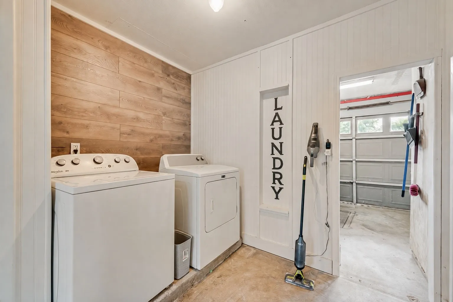 Single Family Residence For Sale in Tarrant County , 244 Palomino Drive, Saginaw, Texas 76179, 3 Bedroom, 2 Bathroom, Garage spaces, 2,480 Sqft, built in 1966, mls#21370807, Real Estate Agent in Saginaw, Homes For Sale in Tarrant county, Homes For Sale in Saginaw, Realtor in Saginaw Texas, Real Estate Brokerage Independent Realty Texas, Luminita Cordes Realtor