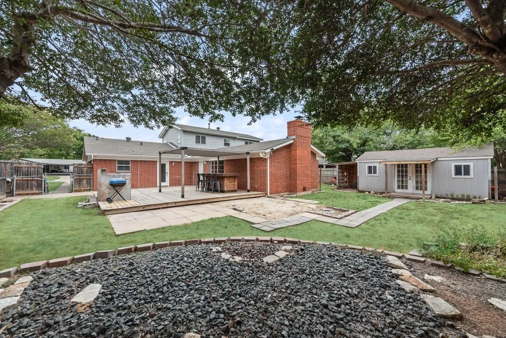 Single Family Residence For Sale in Tarrant County , 244 Palomino Drive, Saginaw, Texas 76179, 3 Bedroom, 2 Bathroom, Garage spaces, 2,480 Sqft, built in 1966, mls#21370807, Real Estate Agent in Saginaw, Homes For Sale in Tarrant county, Homes For Sale in Saginaw, Realtor in Saginaw Texas, Real Estate Brokerage Independent Realty Texas, Luminita Cordes Realtor