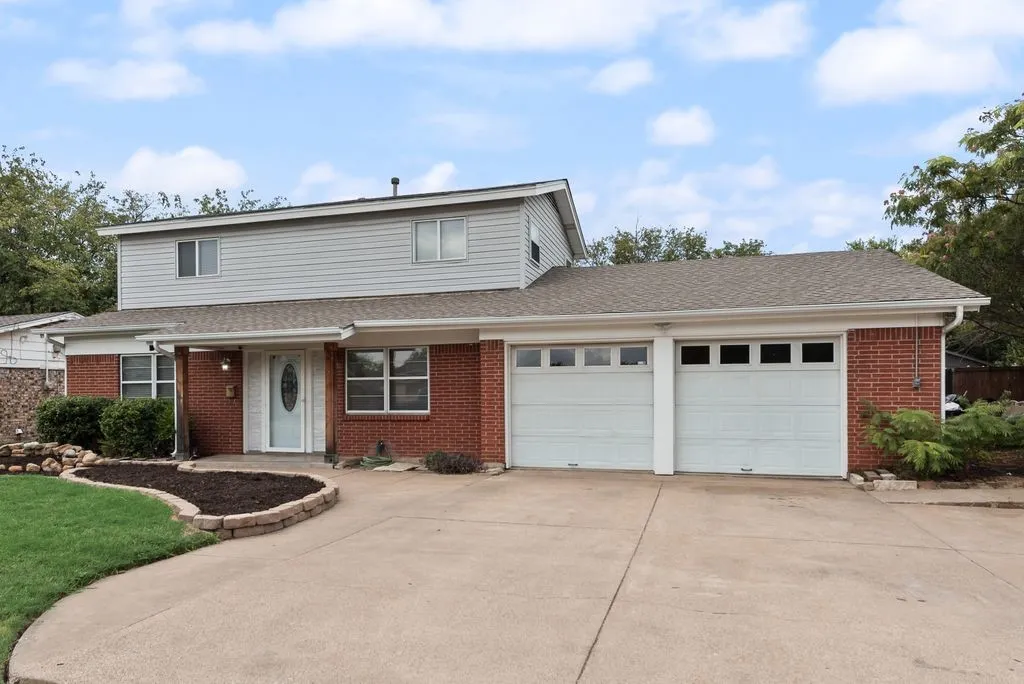Single Family Residence For Sale in Tarrant County , 244 Palomino Drive, Saginaw, Texas 76179, 3 Bedroom, 2 Bathroom, Garage spaces, 2,480 Sqft, built in 1966, mls#21370807, Real Estate Agent in Saginaw, Homes For Sale in Tarrant county, Homes For Sale in Saginaw, Realtor in Saginaw Texas, Real Estate Brokerage Independent Realty Texas, Luminita Cordes Realtor