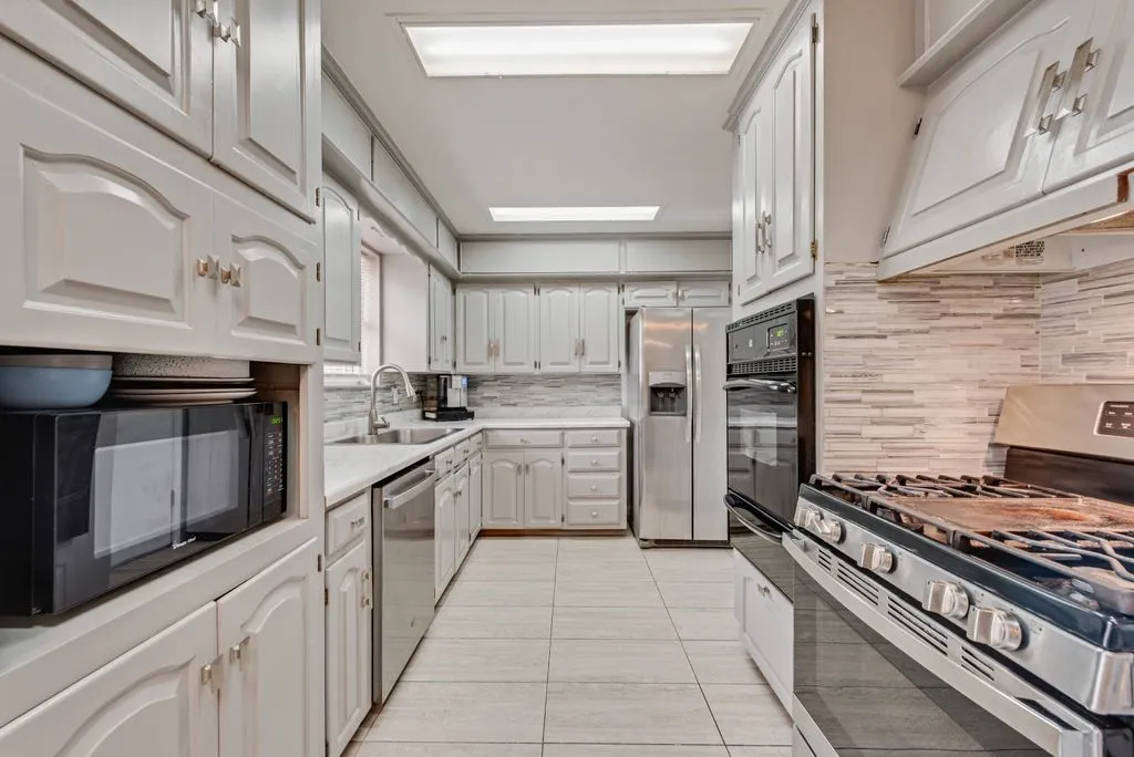 Single Family Residence For Sale in Tarrant County , 244 Palomino Drive, Saginaw, Texas 76179, 3 Bedroom, 2 Bathroom, Garage spaces, 2,480 Sqft, built in 1966, mls#21370807, Real Estate Agent in Saginaw, Homes For Sale in Tarrant county, Homes For Sale in Saginaw, Realtor in Saginaw Texas, Real Estate Brokerage Independent Realty Texas, Luminita Cordes Realtor