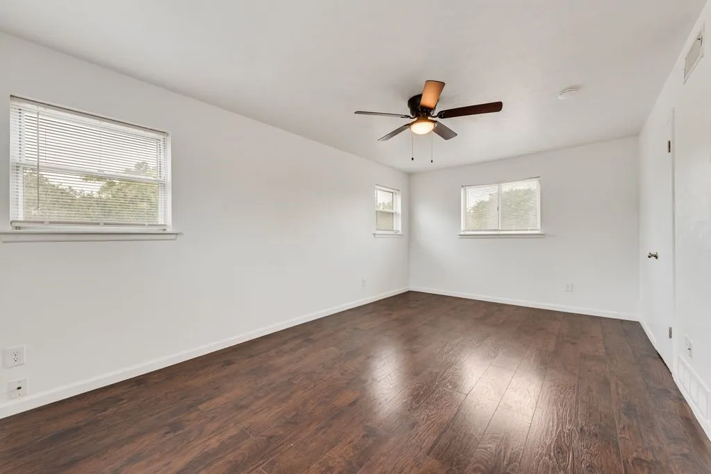 Single Family Residence For Sale in Tarrant County , 244 Palomino Drive, Saginaw, Texas 76179, 3 Bedroom, 2 Bathroom, Garage spaces, 2,480 Sqft, built in 1966, mls#21370807, Real Estate Agent in Saginaw, Homes For Sale in Tarrant county, Homes For Sale in Saginaw, Realtor in Saginaw Texas, Real Estate Brokerage Independent Realty Texas, Luminita Cordes Realtor