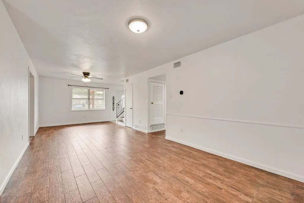 Single Family Residence For Sale in Tarrant County , 244 Palomino Drive, Saginaw, Texas 76179, 3 Bedroom, 2 Bathroom, Garage spaces, 2,480 Sqft, built in 1966, mls#21370807, Real Estate Agent in Saginaw, Homes For Sale in Tarrant county, Homes For Sale in Saginaw, Realtor in Saginaw Texas, Real Estate Brokerage Independent Realty Texas, Luminita Cordes Realtor