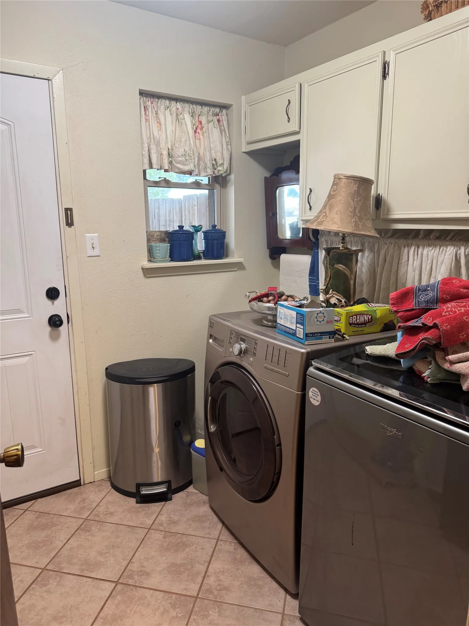 Single Family Residence For Sale in Hardeman County , 1505 S Main Street, Quanah, Texas 79252, 2 Bedroom, 2 Bathroom, 2 Garage spaces, 2,378 Sqft, built in 1965, mls#21371109, Real Estate Agent in Quanah, Homes For Sale in Hardeman county, Homes For Sale in Quanah, Realtor in Quanah Texas, Real Estate Brokerage Independent Realty Texas, Luminita Cordes Realtor