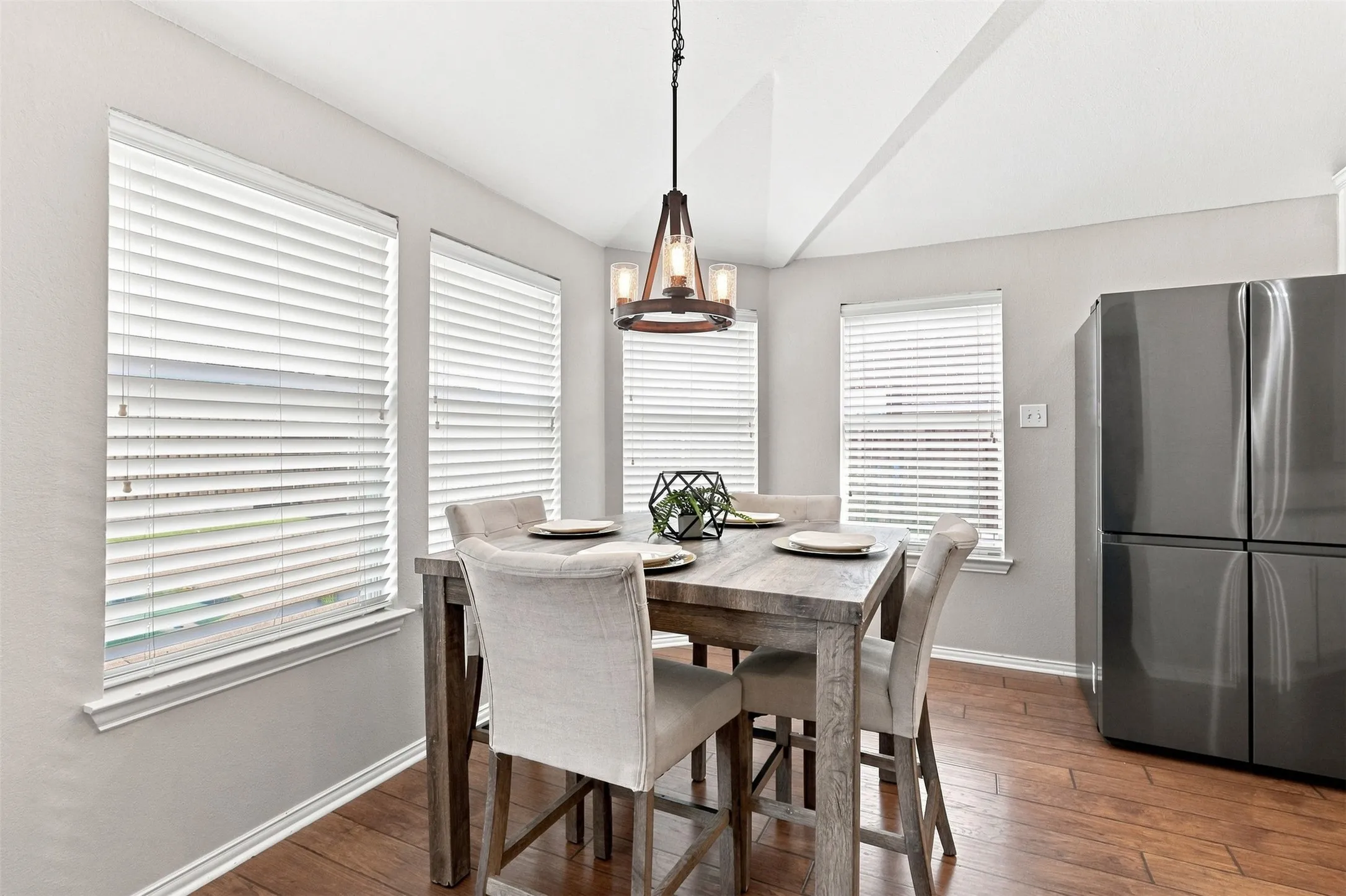 Single Family Residence For Sale in Collin County , 15004 Appaloosa Drive, Frisco, Texas 75035, 3 Bedroom, 2 Bathroom, 2 Garage spaces, 2,069 Sqft, built in 2004, mls#21371003, Real Estate Agent in Frisco, Homes For Sale in Collin county, Homes For Sale in Frisco, Realtor in Frisco Texas, Real Estate Brokerage Independent Realty Texas, Luminita Cordes Realtor