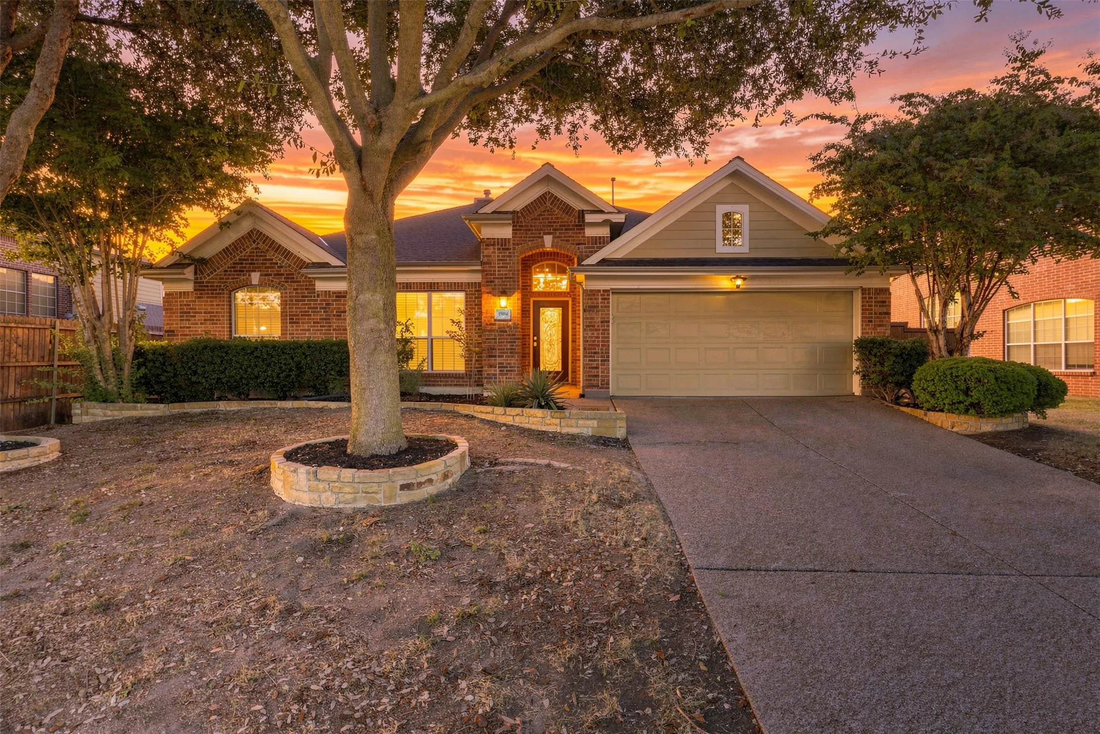Single Family Residence For Sale in Collin County , 15004 Appaloosa Drive, Frisco, Texas 75035, 3 Bedroom, 2 Bathroom, 2 Garage spaces, 2,069 Sqft, built in 2004, mls#21371003, Real Estate Agent in Frisco, Homes For Sale in Collin county, Homes For Sale in Frisco, Realtor in Frisco Texas, Real Estate Brokerage Independent Realty Texas, Luminita Cordes Realtor