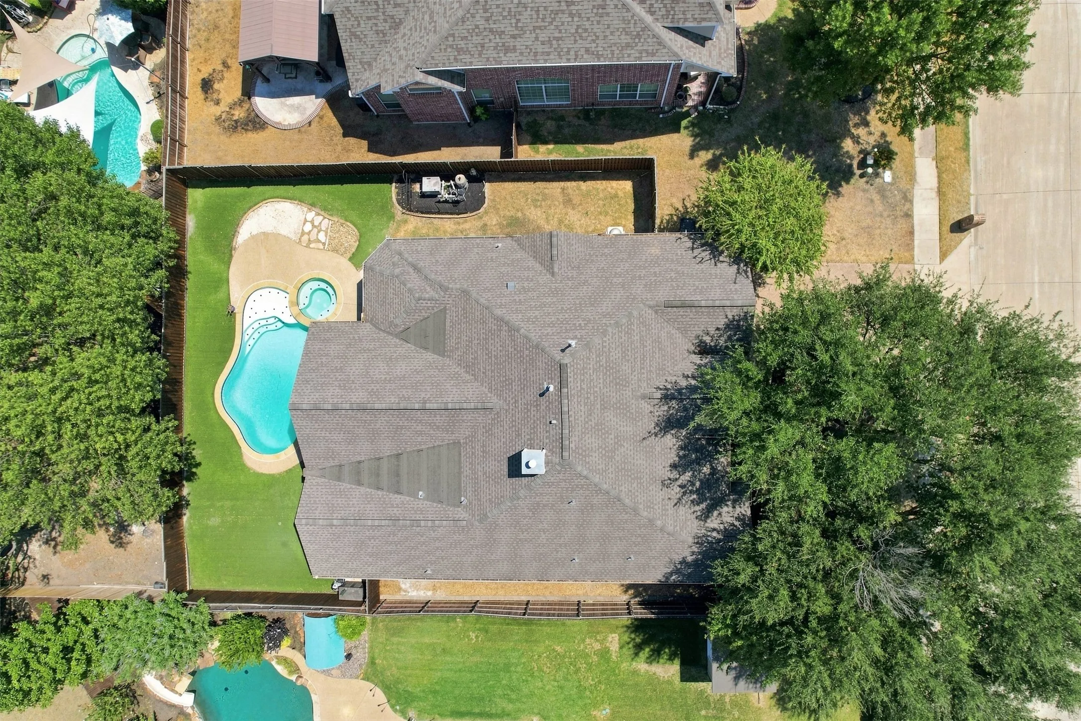 Single Family Residence For Sale in Collin County , 15004 Appaloosa Drive, Frisco, Texas 75035, 3 Bedroom, 2 Bathroom, 2 Garage spaces, 2,069 Sqft, built in 2004, mls#21371003, Real Estate Agent in Frisco, Homes For Sale in Collin county, Homes For Sale in Frisco, Realtor in Frisco Texas, Real Estate Brokerage Independent Realty Texas, Luminita Cordes Realtor