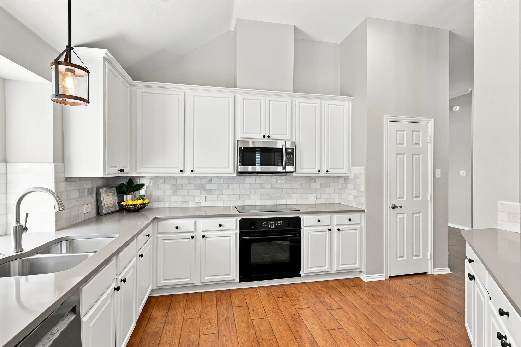 Single Family Residence For Sale in Collin County , 15004 Appaloosa Drive, Frisco, Texas 75035, 3 Bedroom, 2 Bathroom, 2 Garage spaces, 2,069 Sqft, built in 2004, mls#21371003, Real Estate Agent in Frisco, Homes For Sale in Collin county, Homes For Sale in Frisco, Realtor in Frisco Texas, Real Estate Brokerage Independent Realty Texas, Luminita Cordes Realtor