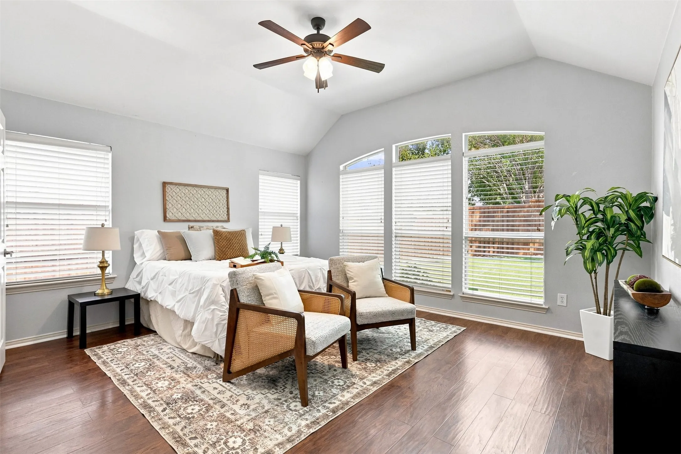 Single Family Residence For Sale in Collin County , 15004 Appaloosa Drive, Frisco, Texas 75035, 3 Bedroom, 2 Bathroom, 2 Garage spaces, 2,069 Sqft, built in 2004, mls#21371003, Real Estate Agent in Frisco, Homes For Sale in Collin county, Homes For Sale in Frisco, Realtor in Frisco Texas, Real Estate Brokerage Independent Realty Texas, Luminita Cordes Realtor