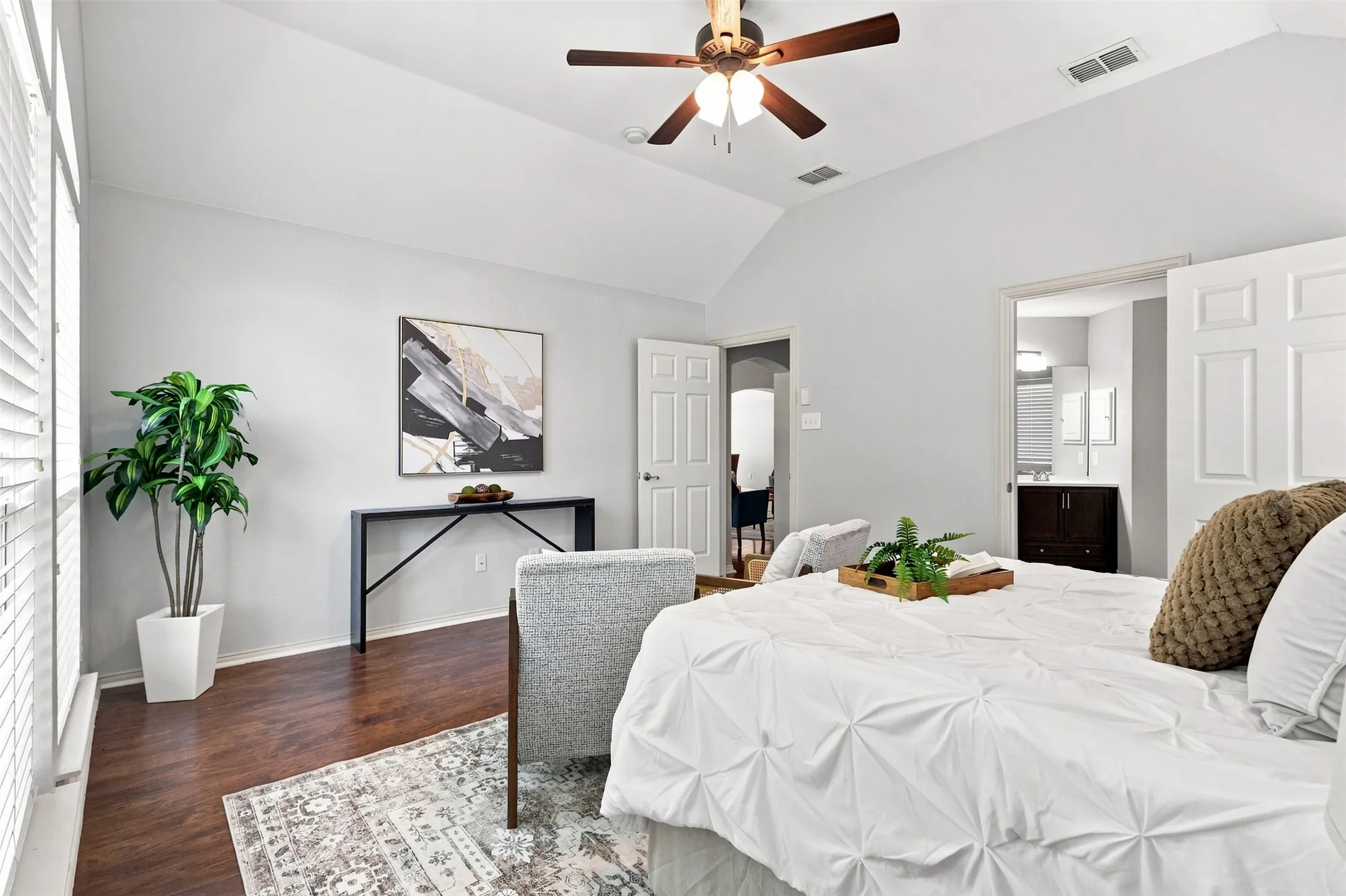 Single Family Residence For Sale in Collin County , 15004 Appaloosa Drive, Frisco, Texas 75035, 3 Bedroom, 2 Bathroom, 2 Garage spaces, 2,069 Sqft, built in 2004, mls#21371003, Real Estate Agent in Frisco, Homes For Sale in Collin county, Homes For Sale in Frisco, Realtor in Frisco Texas, Real Estate Brokerage Independent Realty Texas, Luminita Cordes Realtor