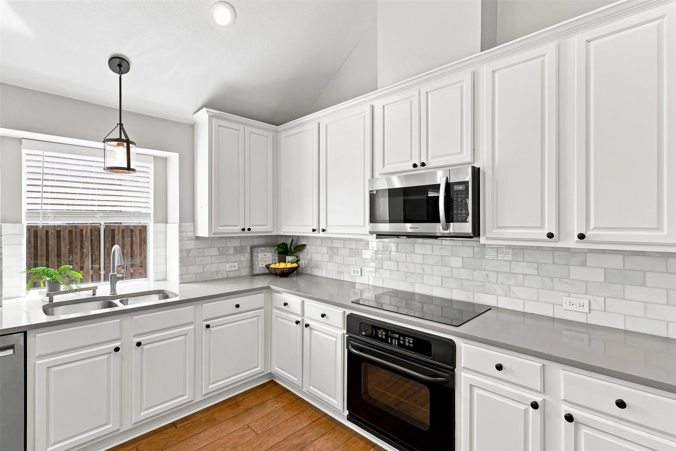 Single Family Residence For Sale in Collin County , 15004 Appaloosa Drive, Frisco, Texas 75035, 3 Bedroom, 2 Bathroom, 2 Garage spaces, 2,069 Sqft, built in 2004, mls#21371003, Real Estate Agent in Frisco, Homes For Sale in Collin county, Homes For Sale in Frisco, Realtor in Frisco Texas, Real Estate Brokerage Independent Realty Texas, Luminita Cordes Realtor