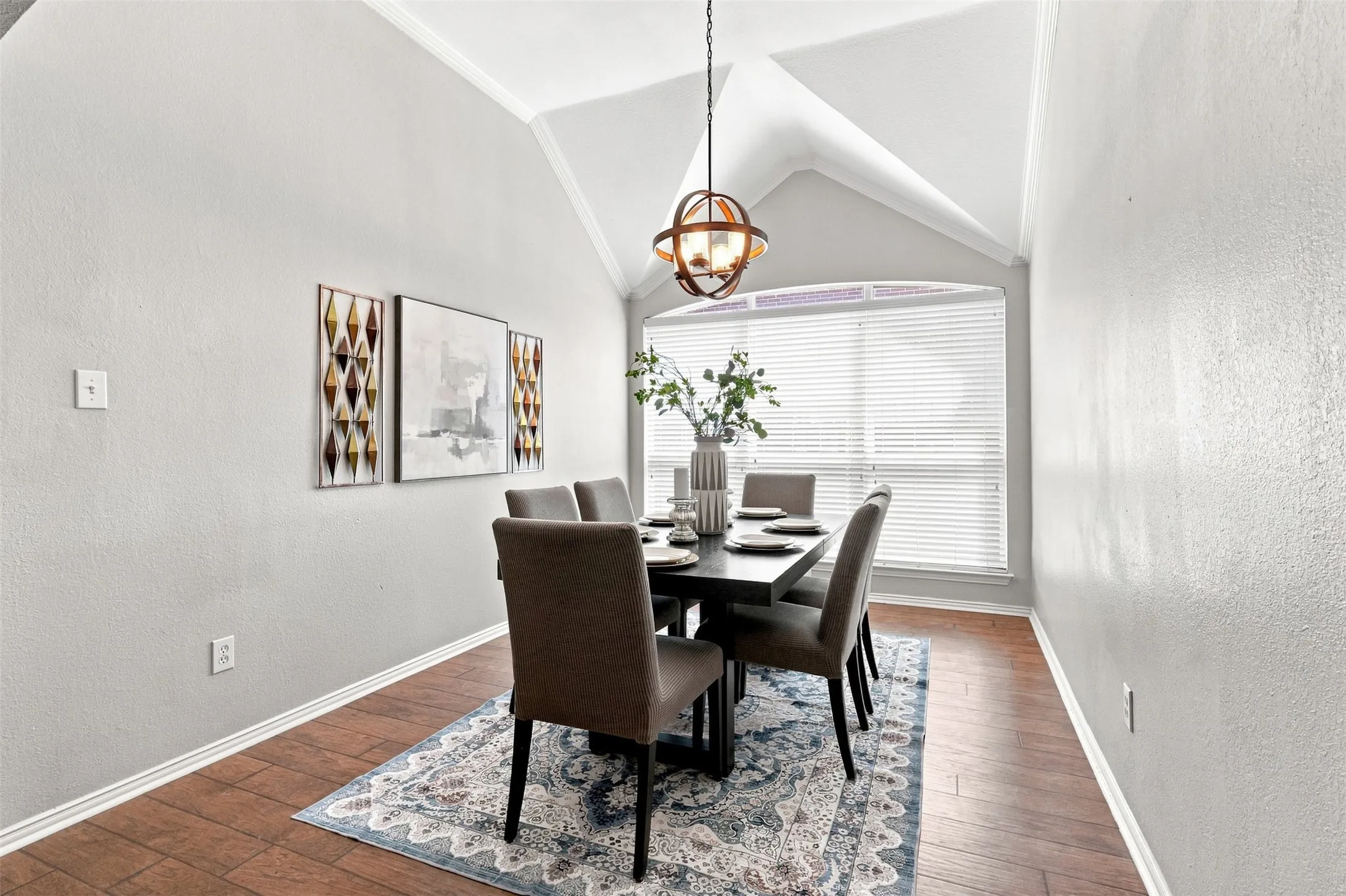 Single Family Residence For Sale in Collin County , 15004 Appaloosa Drive, Frisco, Texas 75035, 3 Bedroom, 2 Bathroom, 2 Garage spaces, 2,069 Sqft, built in 2004, mls#21371003, Real Estate Agent in Frisco, Homes For Sale in Collin county, Homes For Sale in Frisco, Realtor in Frisco Texas, Real Estate Brokerage Independent Realty Texas, Luminita Cordes Realtor