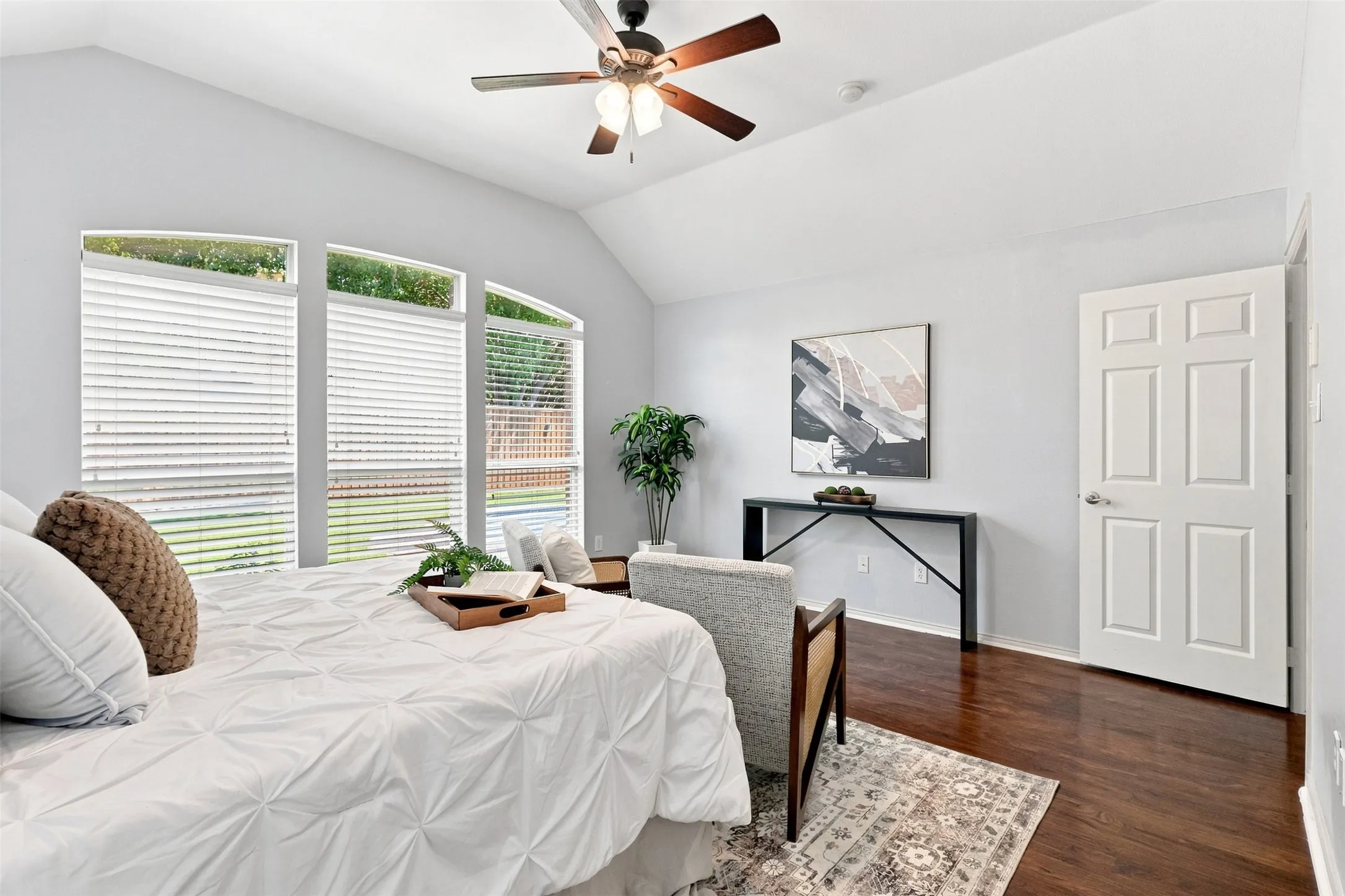 Single Family Residence For Sale in Collin County , 15004 Appaloosa Drive, Frisco, Texas 75035, 3 Bedroom, 2 Bathroom, 2 Garage spaces, 2,069 Sqft, built in 2004, mls#21371003, Real Estate Agent in Frisco, Homes For Sale in Collin county, Homes For Sale in Frisco, Realtor in Frisco Texas, Real Estate Brokerage Independent Realty Texas, Luminita Cordes Realtor