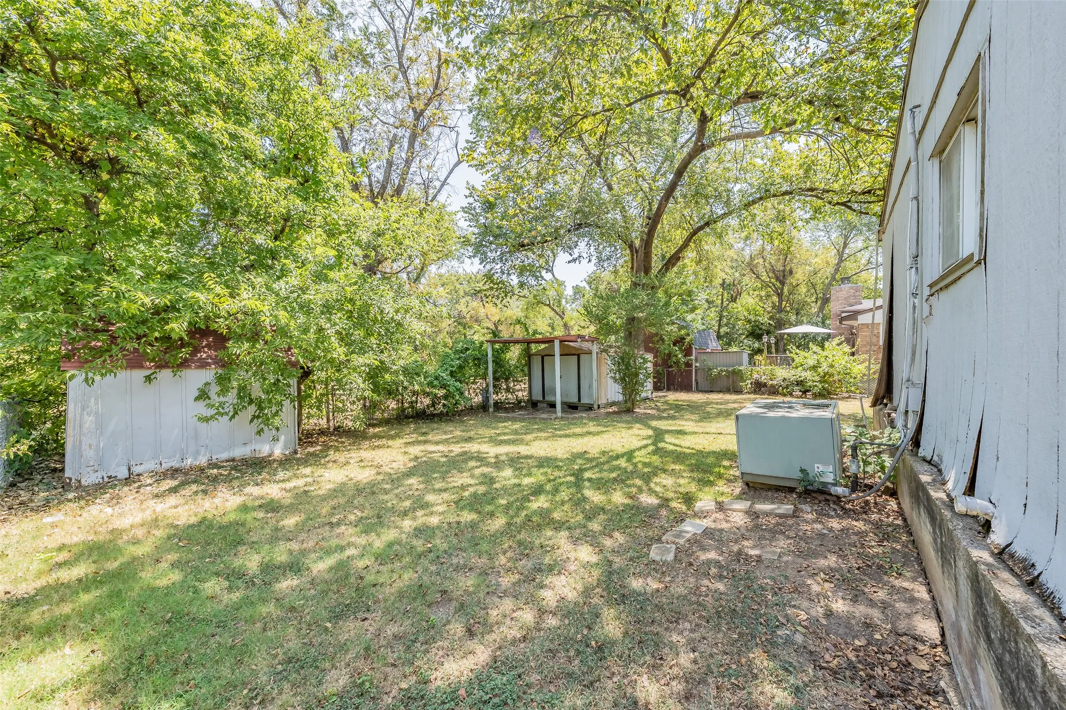 Single Family Residence For Sale in Dallas County , 1346 Winding Trail, Duncanville, Texas 75116, 3 Bedroom, 2 Bathroom, Garage spaces, 2,007 Sqft, built in 1961, mls#21371083, Real Estate Agent in Duncanville, Homes For Sale in Dallas county, Homes For Sale in Duncanville, Realtor in Duncanville Texas, Real Estate Brokerage Independent Realty Texas, Luminita Cordes Realtor