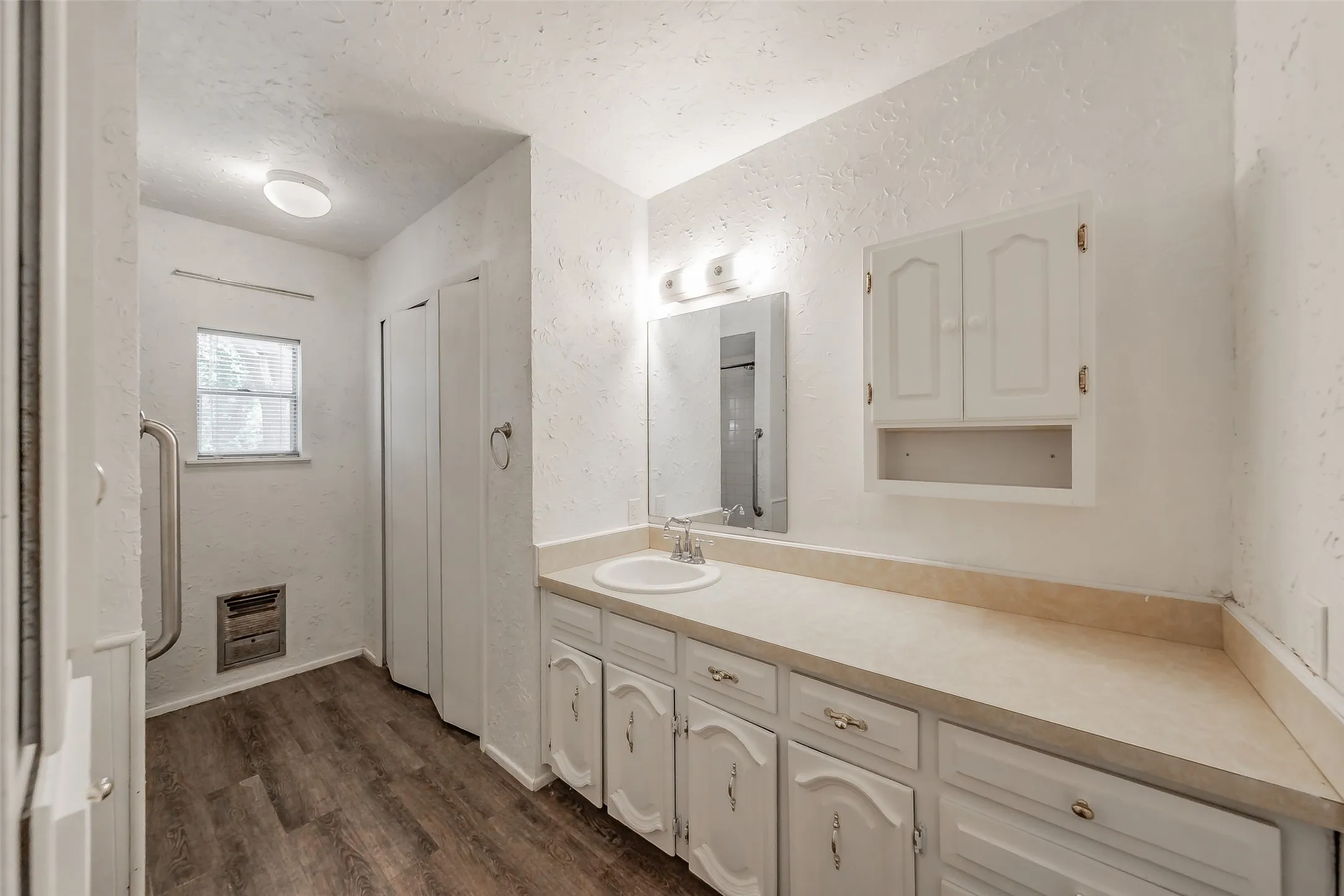 Single Family Residence For Sale in Dallas County , 1346 Winding Trail, Duncanville, Texas 75116, 3 Bedroom, 2 Bathroom, Garage spaces, 2,007 Sqft, built in 1961, mls#21371083, Real Estate Agent in Duncanville, Homes For Sale in Dallas county, Homes For Sale in Duncanville, Realtor in Duncanville Texas, Real Estate Brokerage Independent Realty Texas, Luminita Cordes Realtor
