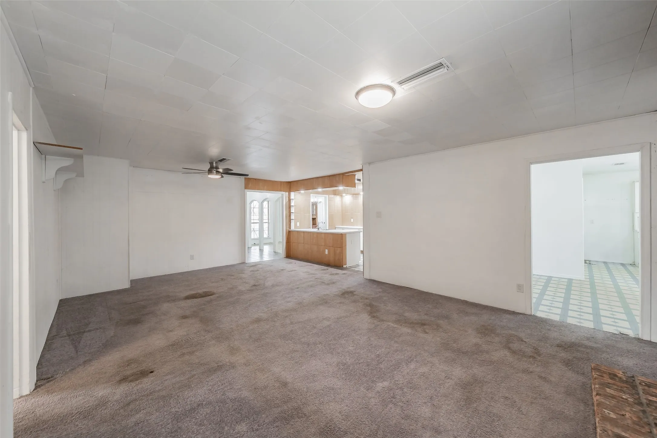 Single Family Residence For Sale in Dallas County , 1346 Winding Trail, Duncanville, Texas 75116, 3 Bedroom, 2 Bathroom, Garage spaces, 2,007 Sqft, built in 1961, mls#21371083, Real Estate Agent in Duncanville, Homes For Sale in Dallas county, Homes For Sale in Duncanville, Realtor in Duncanville Texas, Real Estate Brokerage Independent Realty Texas, Luminita Cordes Realtor