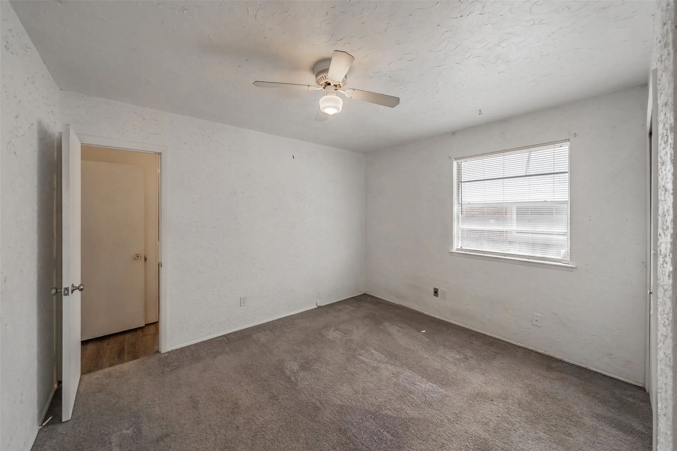 Single Family Residence For Sale in Dallas County , 1346 Winding Trail, Duncanville, Texas 75116, 3 Bedroom, 2 Bathroom, Garage spaces, 2,007 Sqft, built in 1961, mls#21371083, Real Estate Agent in Duncanville, Homes For Sale in Dallas county, Homes For Sale in Duncanville, Realtor in Duncanville Texas, Real Estate Brokerage Independent Realty Texas, Luminita Cordes Realtor