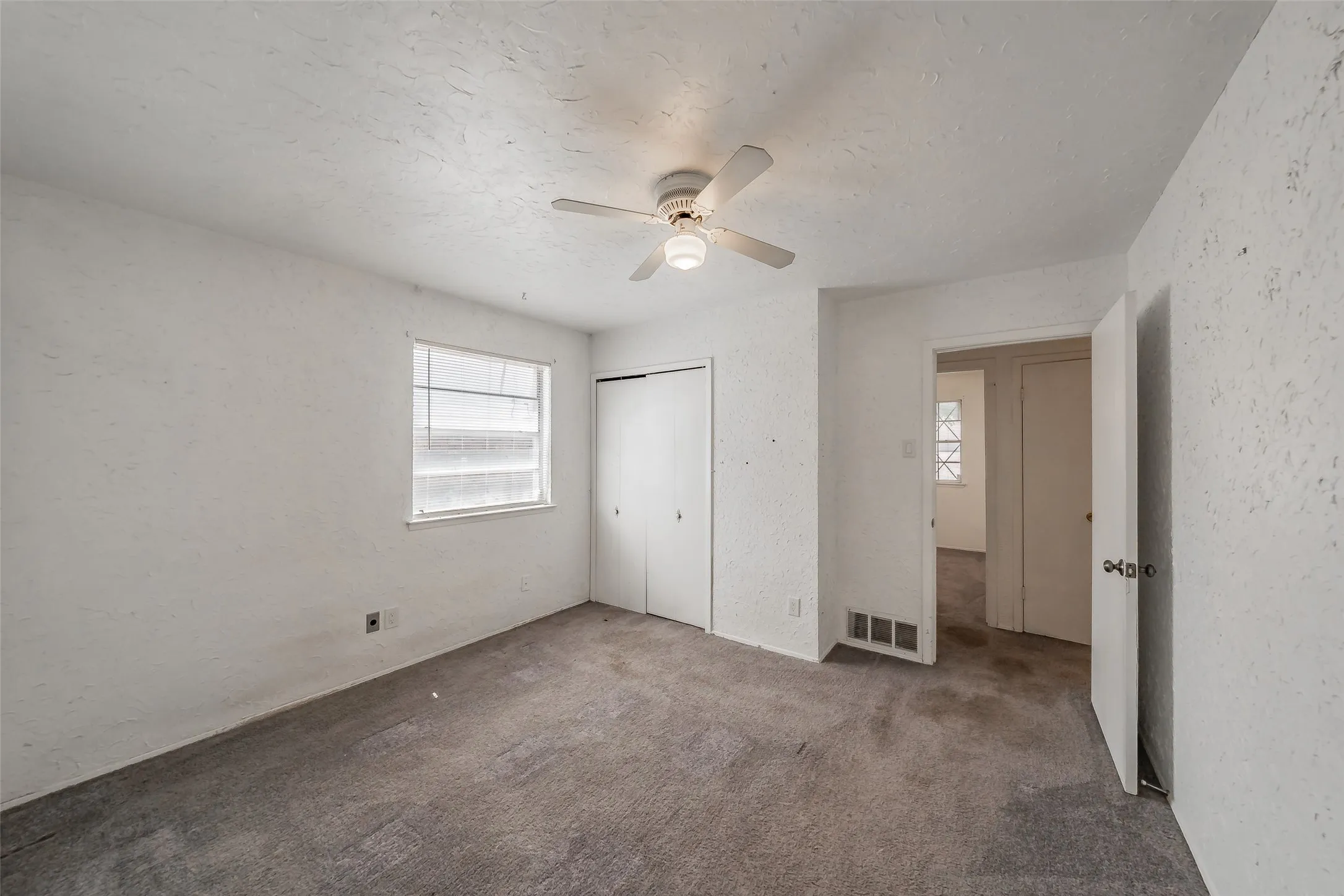 Single Family Residence For Sale in Dallas County , 1346 Winding Trail, Duncanville, Texas 75116, 3 Bedroom, 2 Bathroom, Garage spaces, 2,007 Sqft, built in 1961, mls#21371083, Real Estate Agent in Duncanville, Homes For Sale in Dallas county, Homes For Sale in Duncanville, Realtor in Duncanville Texas, Real Estate Brokerage Independent Realty Texas, Luminita Cordes Realtor