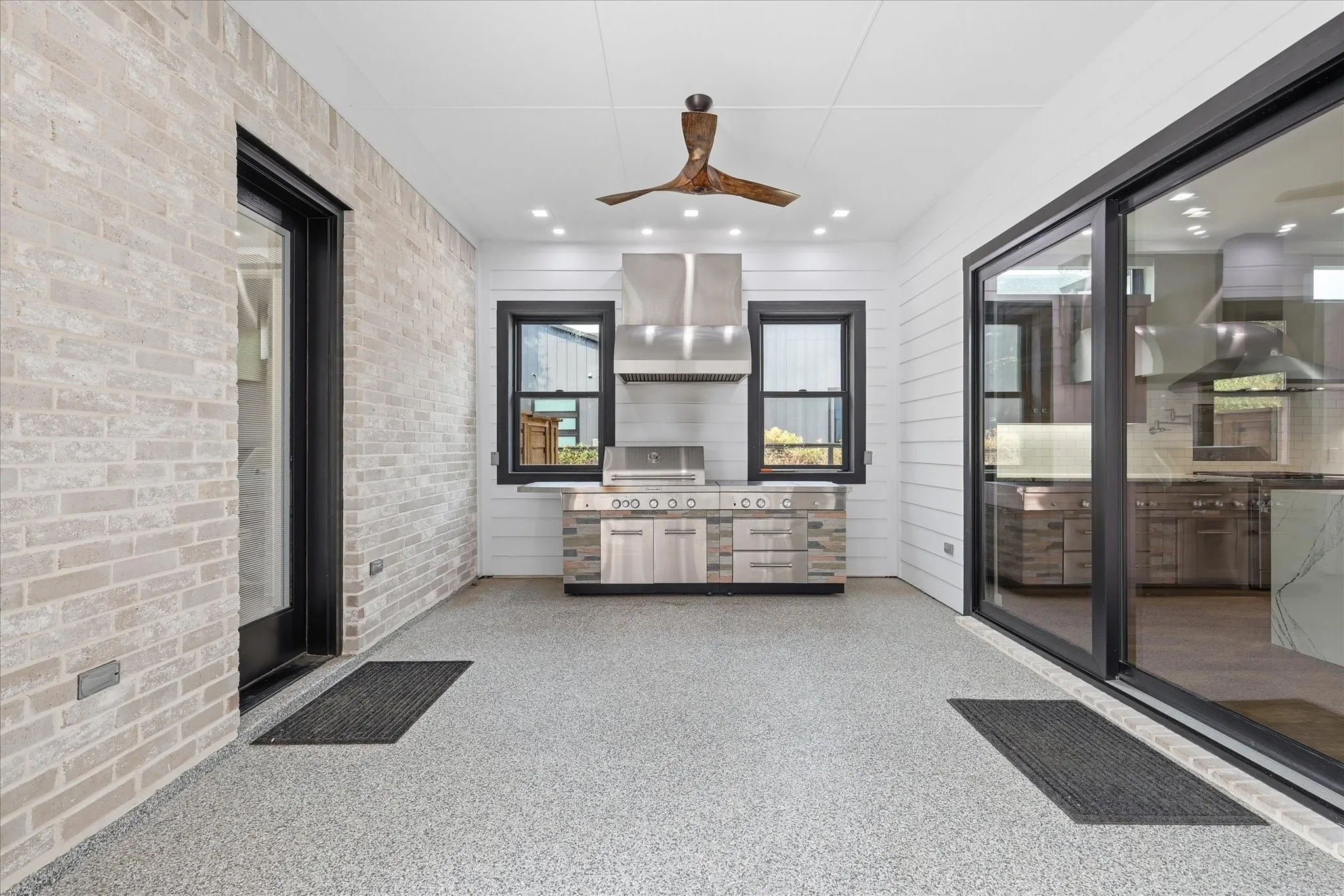Outdoor kitchen