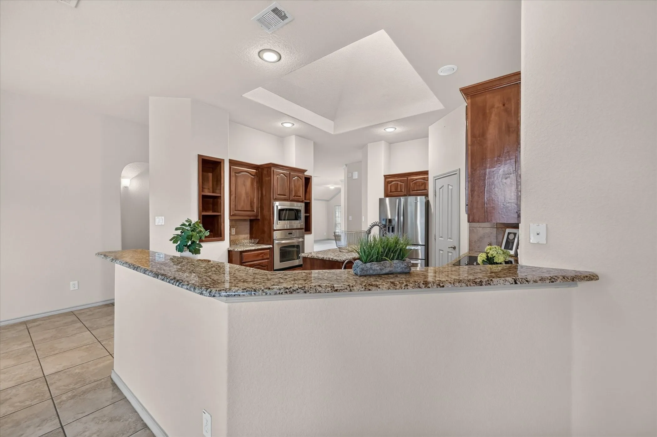 Single Family Residence For Sale in Tarrant County , 14 Lucas Lane, Edgecliff Village, Texas 76134, 4 Bedroom, 2 Bathroom, 2 Garage spaces, 2,416 Sqft, built in 2009, mls#21369635, Real Estate Agent in Edgecliff Village, Homes For Sale in Tarrant county, Homes For Sale in Edgecliff Village, Realtor in Edgecliff Village Texas, Real Estate Brokerage Independent Realty Texas, Luminita Cordes Realtor