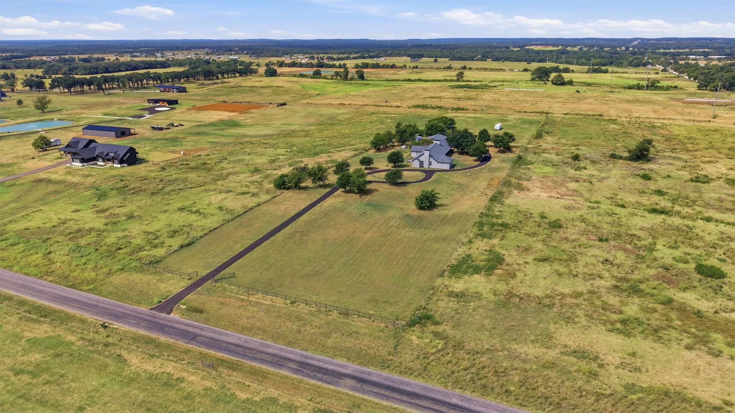Single Family Residence For Sale in Grayson County , 705 Club Lake Road, Whitesboro, Texas 76273, 4 Bedroom, 4 Bathroom, Garage spaces, 4,838 Sqft, built in 1950, mls#21371124, Real Estate Agent in Whitesboro, Homes For Sale in Grayson county, Homes For Sale in Whitesboro, Realtor in Whitesboro Texas, Real Estate Brokerage Independent Realty Texas, Luminita Cordes Realtor