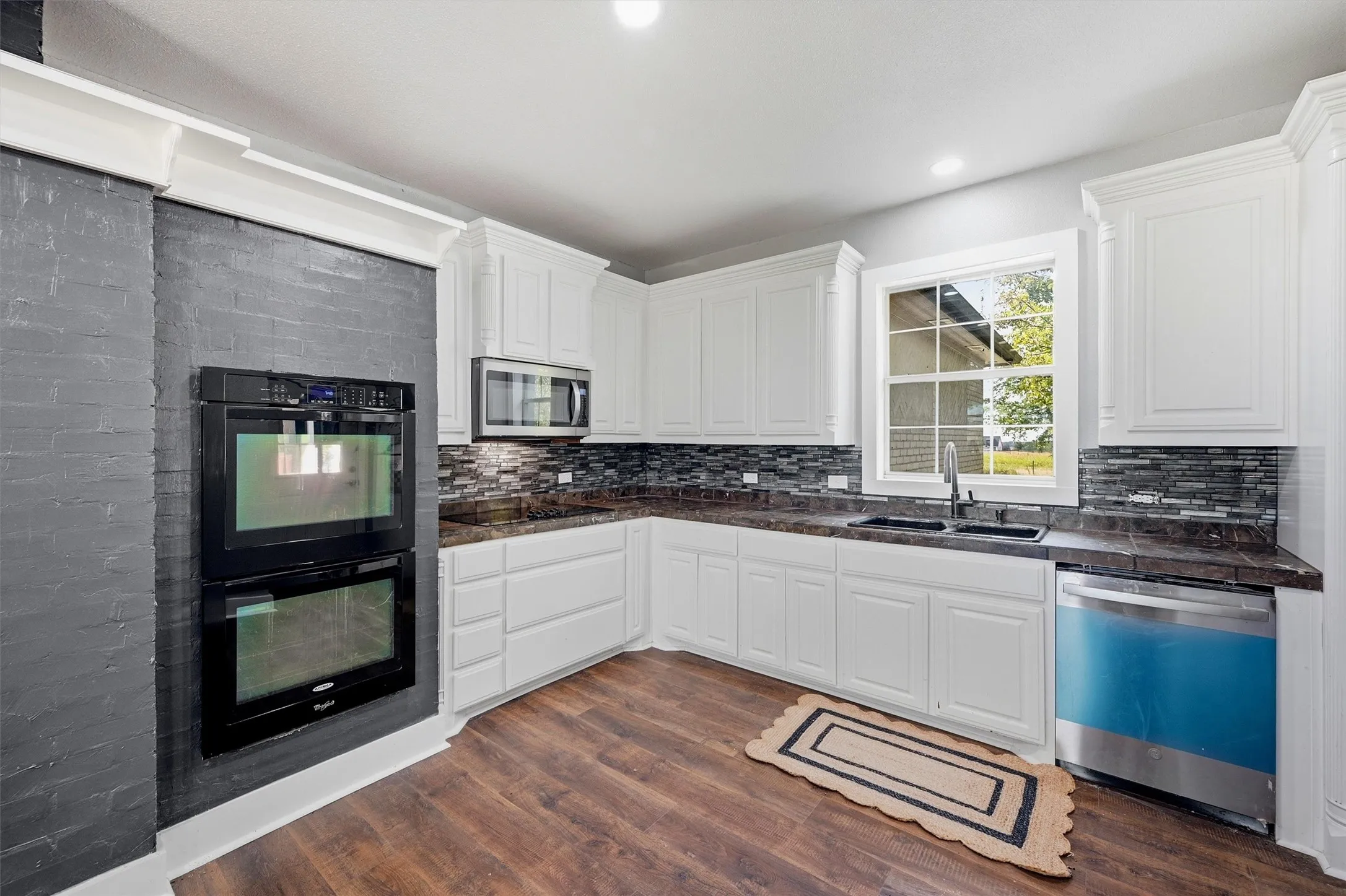 Single Family Residence For Sale in Grayson County , 705 Club Lake Road, Whitesboro, Texas 76273, 4 Bedroom, 4 Bathroom, Garage spaces, 4,838 Sqft, built in 1950, mls#21371124, Real Estate Agent in Whitesboro, Homes For Sale in Grayson county, Homes For Sale in Whitesboro, Realtor in Whitesboro Texas, Real Estate Brokerage Independent Realty Texas, Luminita Cordes Realtor