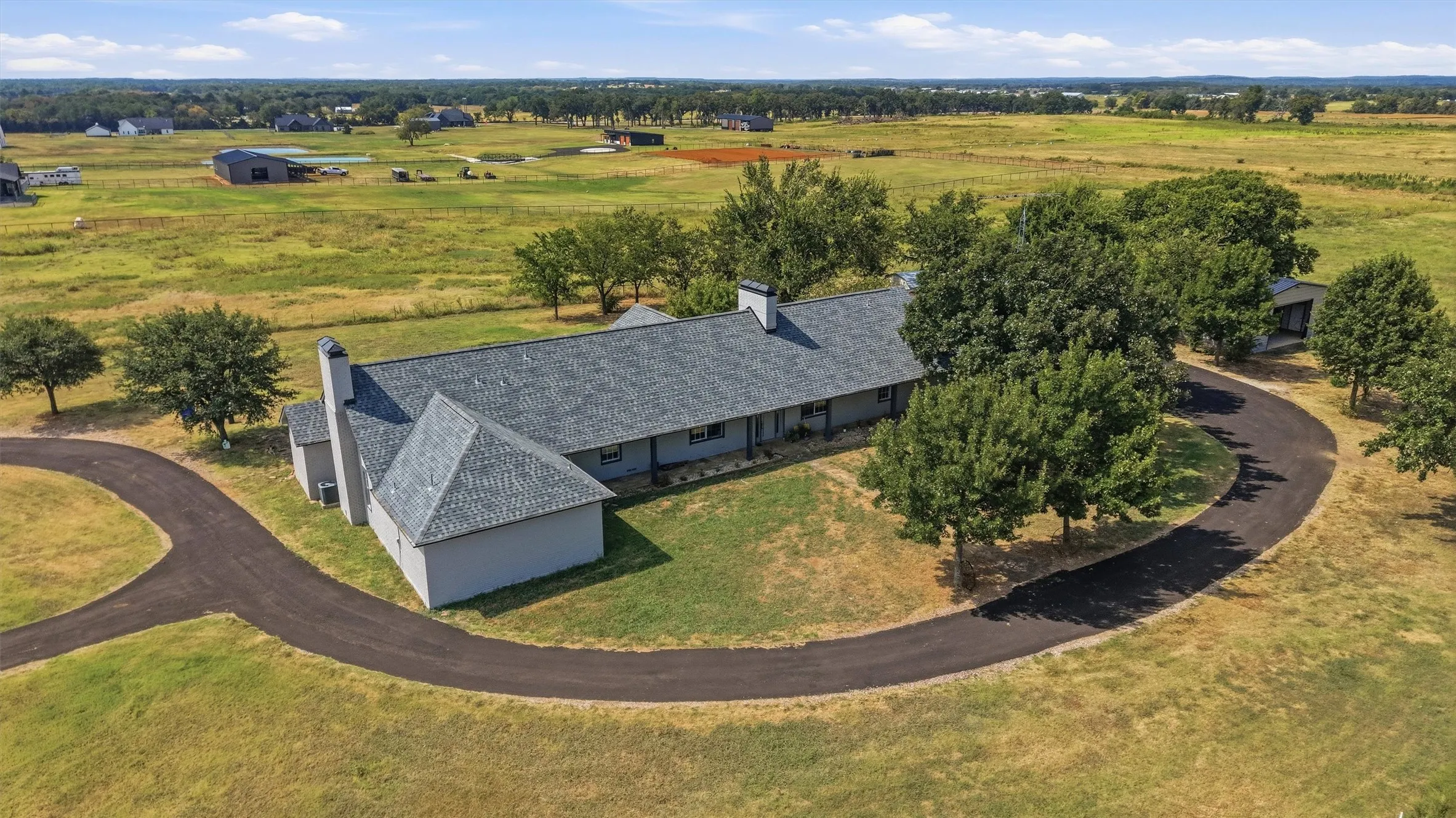 Single Family Residence For Sale in Grayson County , 705 Club Lake Road, Whitesboro, Texas 76273, 4 Bedroom, 4 Bathroom, Garage spaces, 4,838 Sqft, built in 1950, mls#21371124, Real Estate Agent in Whitesboro, Homes For Sale in Grayson county, Homes For Sale in Whitesboro, Realtor in Whitesboro Texas, Real Estate Brokerage Independent Realty Texas, Luminita Cordes Realtor