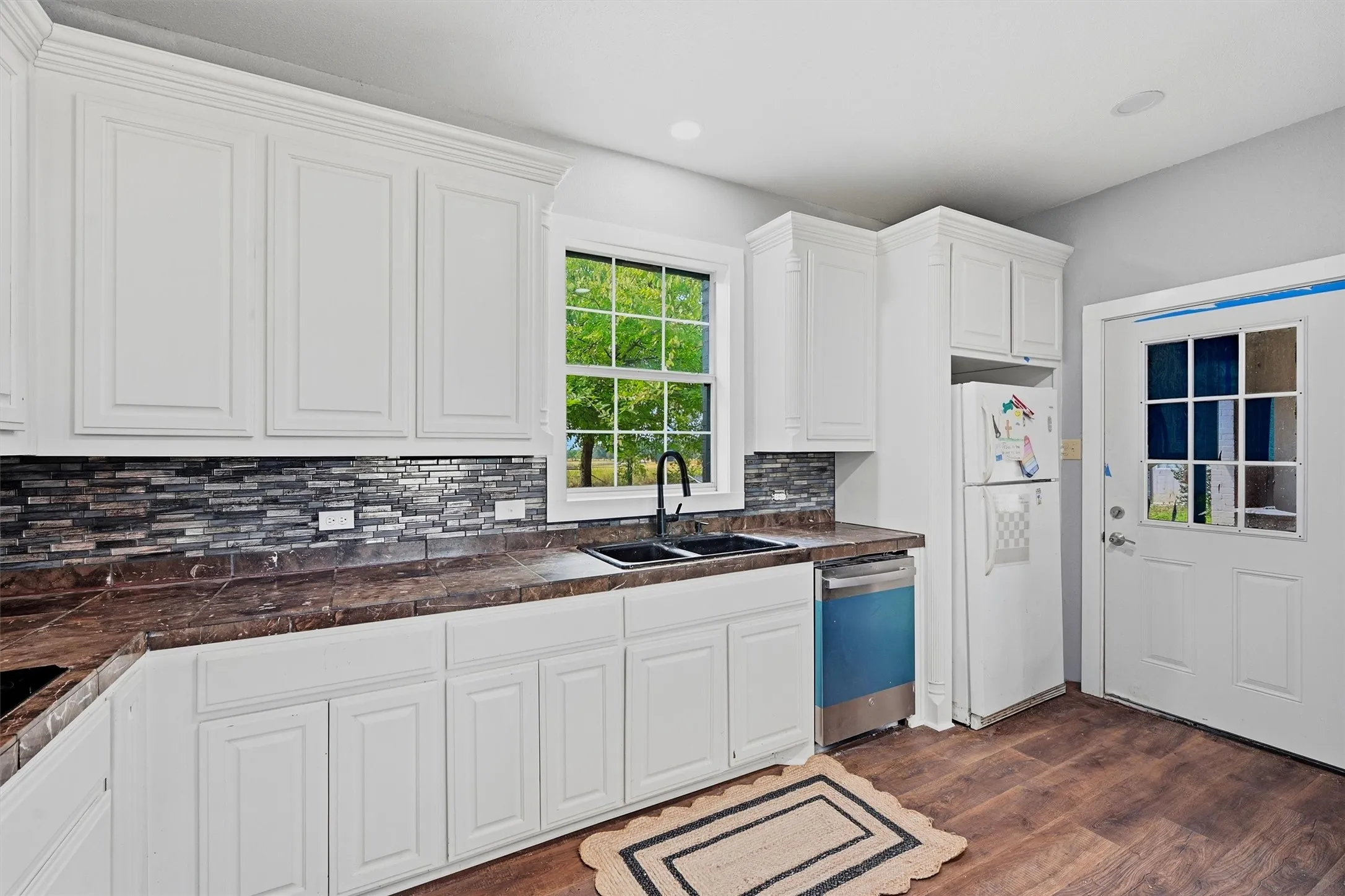 Single Family Residence For Sale in Grayson County , 705 Club Lake Road, Whitesboro, Texas 76273, 4 Bedroom, 4 Bathroom, Garage spaces, 4,838 Sqft, built in 1950, mls#21371124, Real Estate Agent in Whitesboro, Homes For Sale in Grayson county, Homes For Sale in Whitesboro, Realtor in Whitesboro Texas, Real Estate Brokerage Independent Realty Texas, Luminita Cordes Realtor