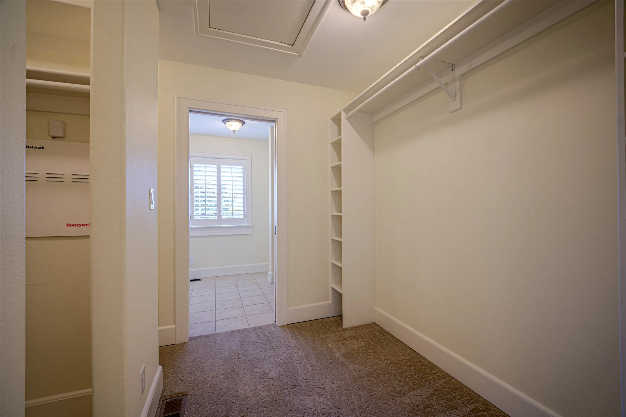 Single Family Residence For Sale in Collin County , 807 Barnes Street, Mc Kinney, Texas 75069, 3 Bedroom, 3 Bathroom, 2 Garage spaces, 2,706 Sqft, built in 2005, mls#21370370, Real Estate Agent in Mc Kinney, Homes For Sale in Collin county, Homes For Sale in Mc Kinney, Realtor in Mc Kinney Texas, Real Estate Brokerage Independent Realty Texas, Luminita Cordes Realtor