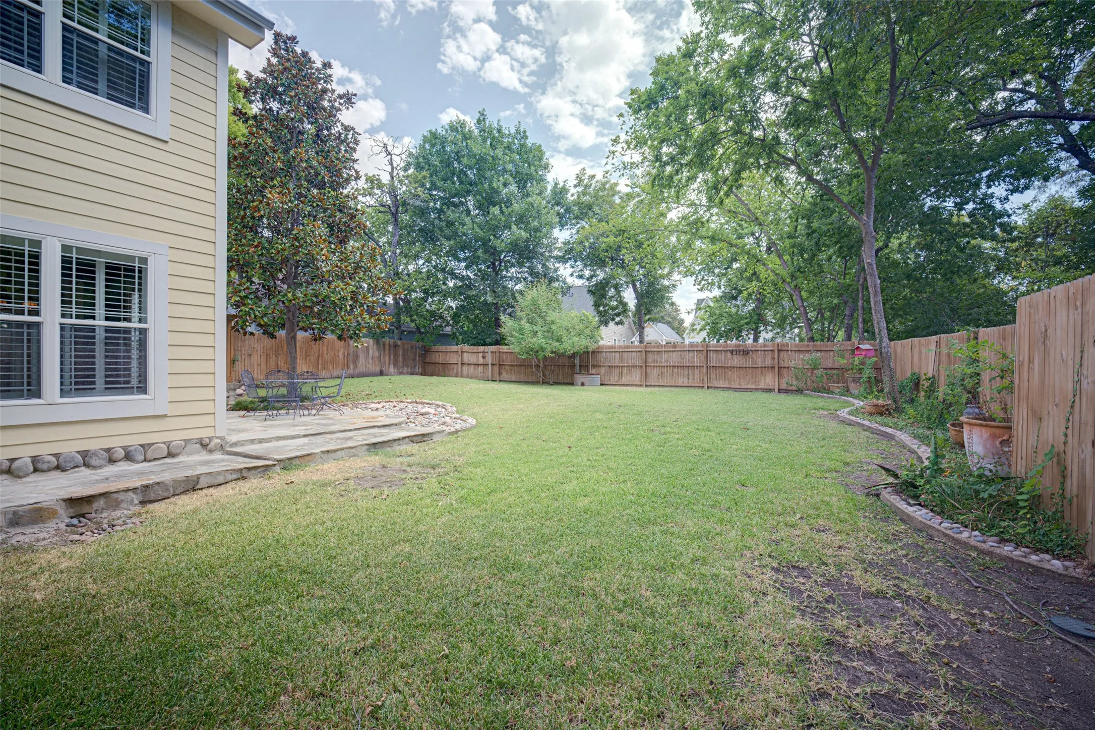 Single Family Residence For Sale in Collin County , 807 Barnes Street, Mc Kinney, Texas 75069, 3 Bedroom, 3 Bathroom, 2 Garage spaces, 2,706 Sqft, built in 2005, mls#21370370, Real Estate Agent in Mc Kinney, Homes For Sale in Collin county, Homes For Sale in Mc Kinney, Realtor in Mc Kinney Texas, Real Estate Brokerage Independent Realty Texas, Luminita Cordes Realtor