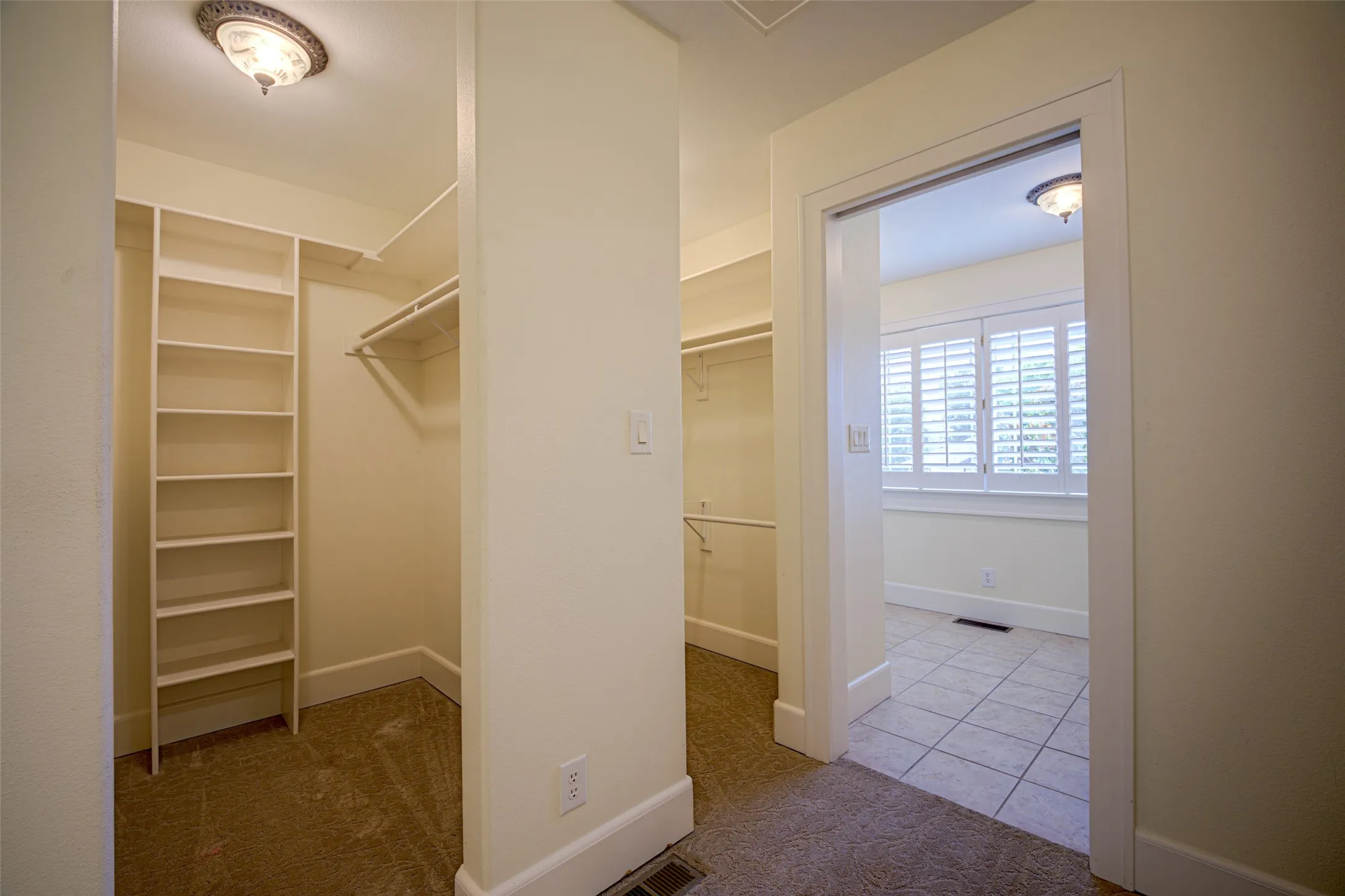 Single Family Residence For Sale in Collin County , 807 Barnes Street, Mc Kinney, Texas 75069, 3 Bedroom, 3 Bathroom, 2 Garage spaces, 2,706 Sqft, built in 2005, mls#21370370, Real Estate Agent in Mc Kinney, Homes For Sale in Collin county, Homes For Sale in Mc Kinney, Realtor in Mc Kinney Texas, Real Estate Brokerage Independent Realty Texas, Luminita Cordes Realtor