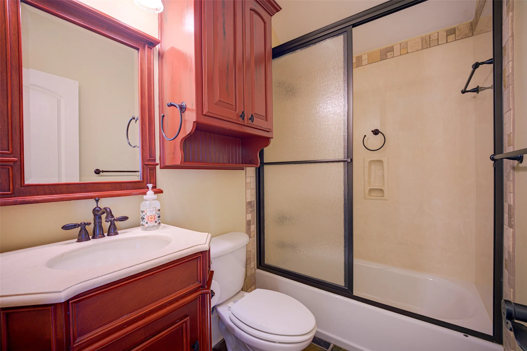 Single Family Residence For Sale in Collin County , 807 Barnes Street, Mc Kinney, Texas 75069, 3 Bedroom, 3 Bathroom, 2 Garage spaces, 2,706 Sqft, built in 2005, mls#21370370, Real Estate Agent in Mc Kinney, Homes For Sale in Collin county, Homes For Sale in Mc Kinney, Realtor in Mc Kinney Texas, Real Estate Brokerage Independent Realty Texas, Luminita Cordes Realtor