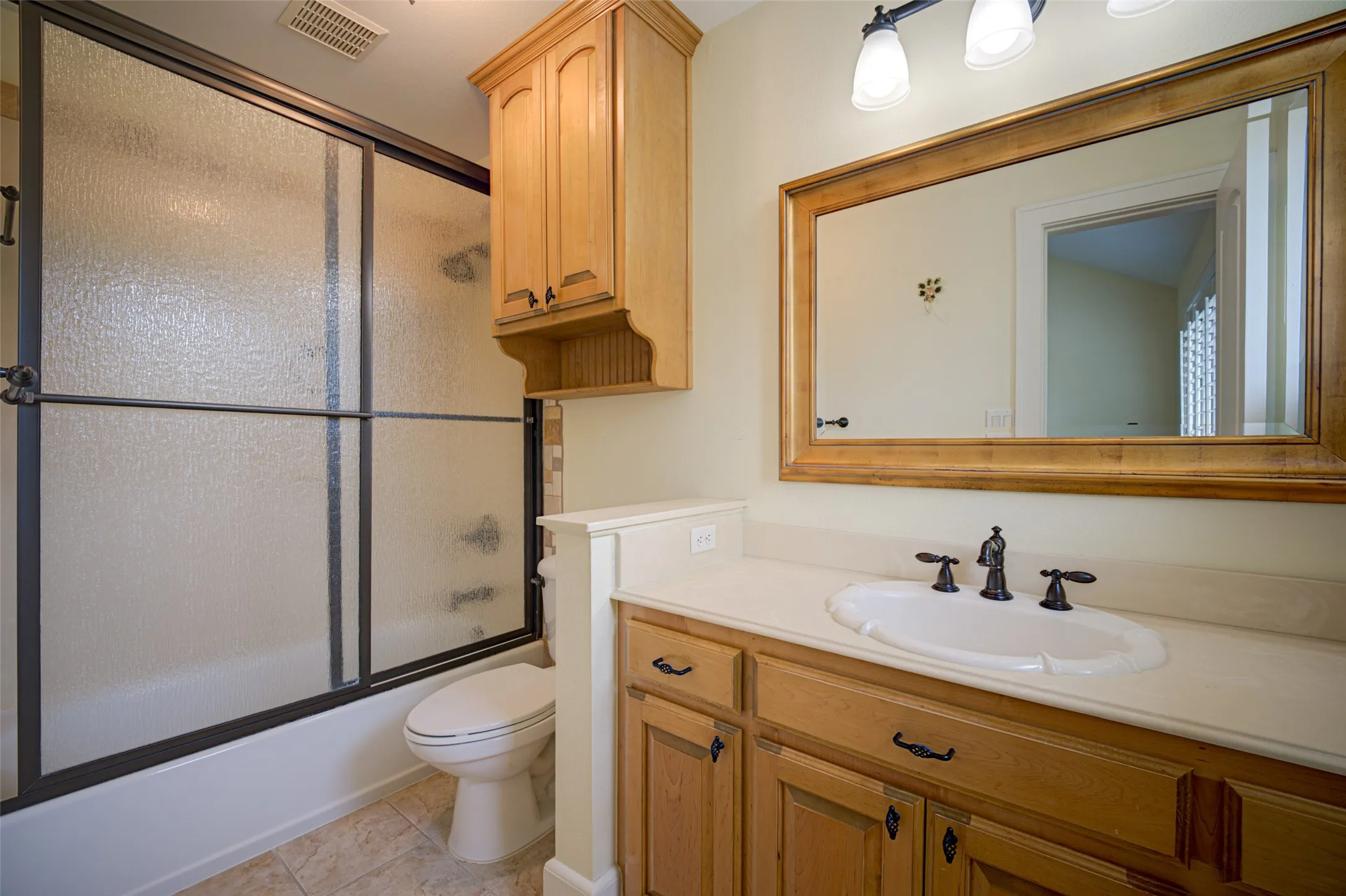 Single Family Residence For Sale in Collin County , 807 Barnes Street, Mc Kinney, Texas 75069, 3 Bedroom, 3 Bathroom, 2 Garage spaces, 2,706 Sqft, built in 2005, mls#21370370, Real Estate Agent in Mc Kinney, Homes For Sale in Collin county, Homes For Sale in Mc Kinney, Realtor in Mc Kinney Texas, Real Estate Brokerage Independent Realty Texas, Luminita Cordes Realtor