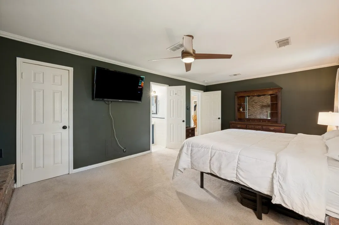 Single Family Residence For Sale in Dallas County , 13512 Challaburton Drive, Farmers Branch, Texas 75234, 4 Bedroom, 3 Bathroom, 2 Garage spaces, 1,566 Sqft, built in 1958, mls#21368211, Real Estate Agent in Farmers Branch, Homes For Sale in Dallas county, Homes For Sale in Farmers Branch, Realtor in Farmers Branch Texas, Real Estate Brokerage Independent Realty Texas, Luminita Cordes Realtor