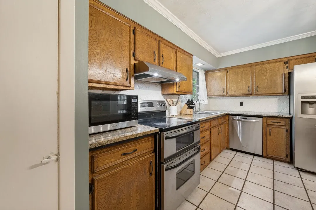 Single Family Residence For Sale in Dallas County , 13512 Challaburton Drive, Farmers Branch, Texas 75234, 4 Bedroom, 3 Bathroom, 2 Garage spaces, 1,566 Sqft, built in 1958, mls#21368211, Real Estate Agent in Farmers Branch, Homes For Sale in Dallas county, Homes For Sale in Farmers Branch, Realtor in Farmers Branch Texas, Real Estate Brokerage Independent Realty Texas, Luminita Cordes Realtor