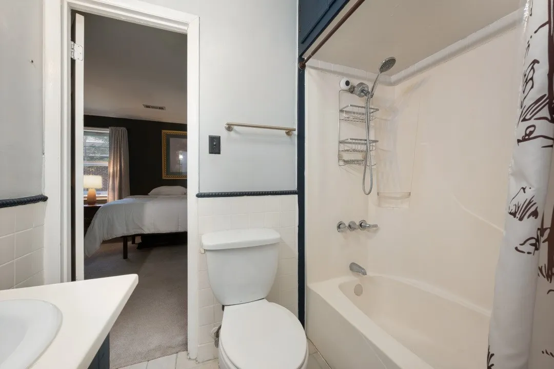 Single Family Residence For Sale in Dallas County , 13512 Challaburton Drive, Farmers Branch, Texas 75234, 4 Bedroom, 3 Bathroom, 2 Garage spaces, 1,566 Sqft, built in 1958, mls#21368211, Real Estate Agent in Farmers Branch, Homes For Sale in Dallas county, Homes For Sale in Farmers Branch, Realtor in Farmers Branch Texas, Real Estate Brokerage Independent Realty Texas, Luminita Cordes Realtor