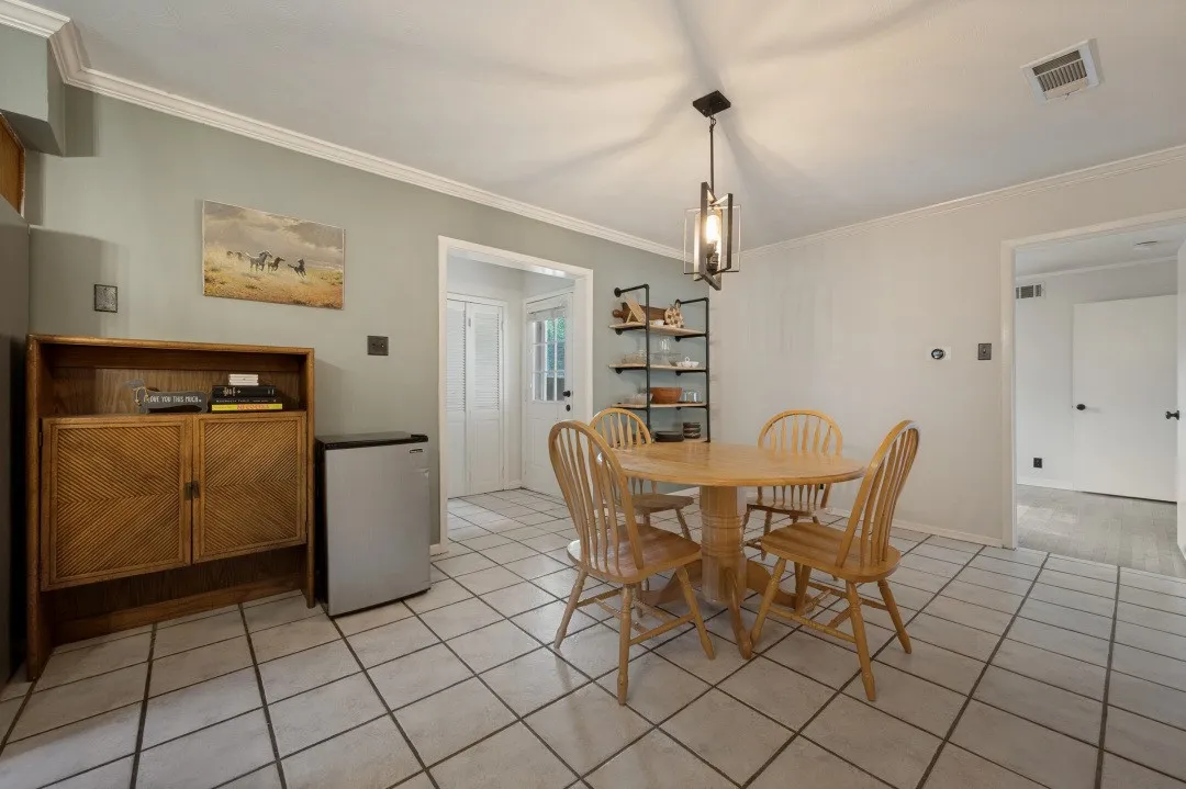 Single Family Residence For Sale in Dallas County , 13512 Challaburton Drive, Farmers Branch, Texas 75234, 4 Bedroom, 3 Bathroom, 2 Garage spaces, 1,566 Sqft, built in 1958, mls#21368211, Real Estate Agent in Farmers Branch, Homes For Sale in Dallas county, Homes For Sale in Farmers Branch, Realtor in Farmers Branch Texas, Real Estate Brokerage Independent Realty Texas, Luminita Cordes Realtor