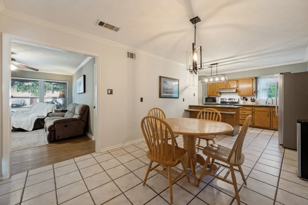 Single Family Residence For Sale in Dallas County , 13512 Challaburton Drive, Farmers Branch, Texas 75234, 4 Bedroom, 3 Bathroom, 2 Garage spaces, 1,566 Sqft, built in 1958, mls#21368211, Real Estate Agent in Farmers Branch, Homes For Sale in Dallas county, Homes For Sale in Farmers Branch, Realtor in Farmers Branch Texas, Real Estate Brokerage Independent Realty Texas, Luminita Cordes Realtor