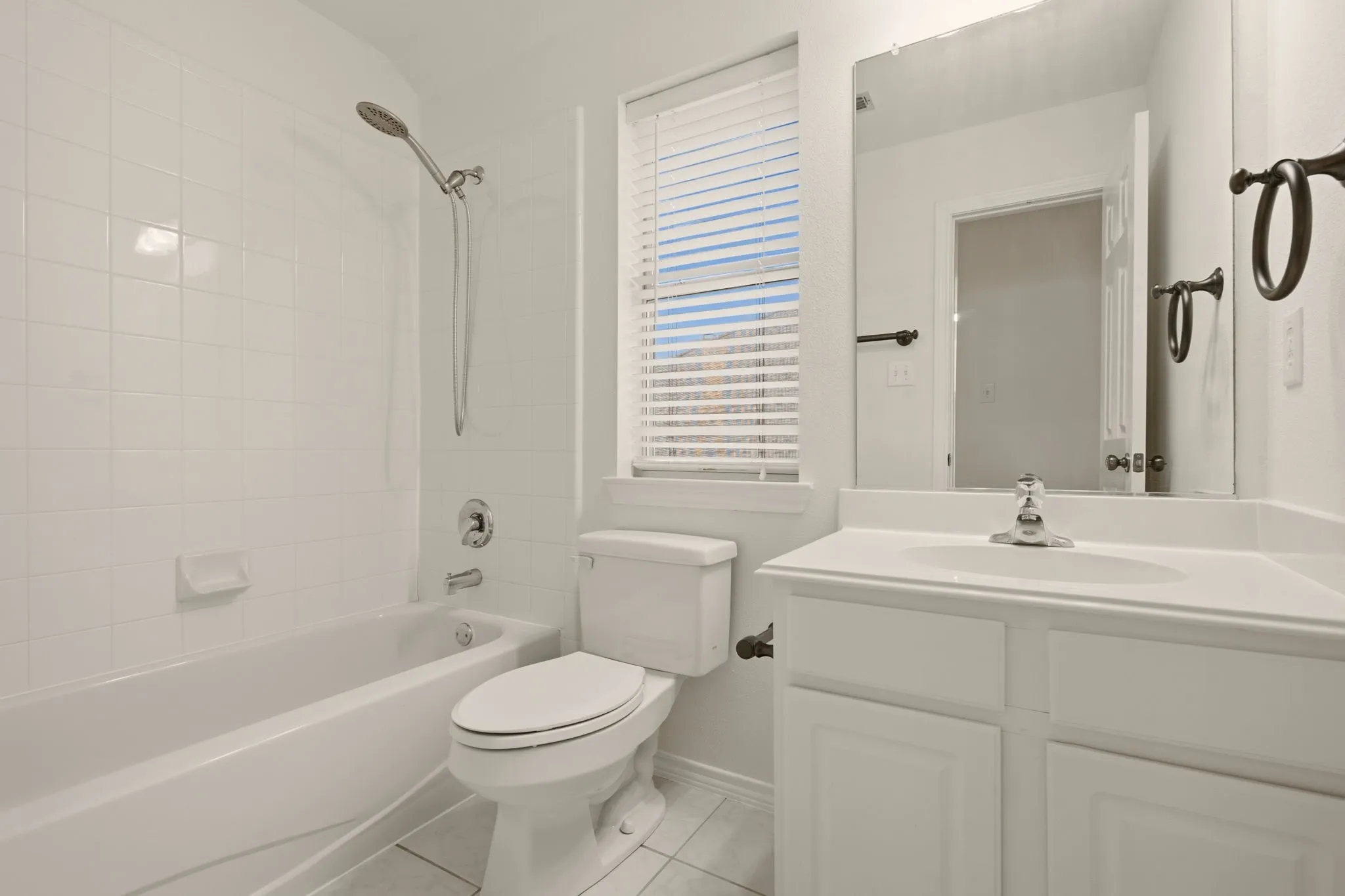 Full bath up outside bed 4 is accessible for family & guests.