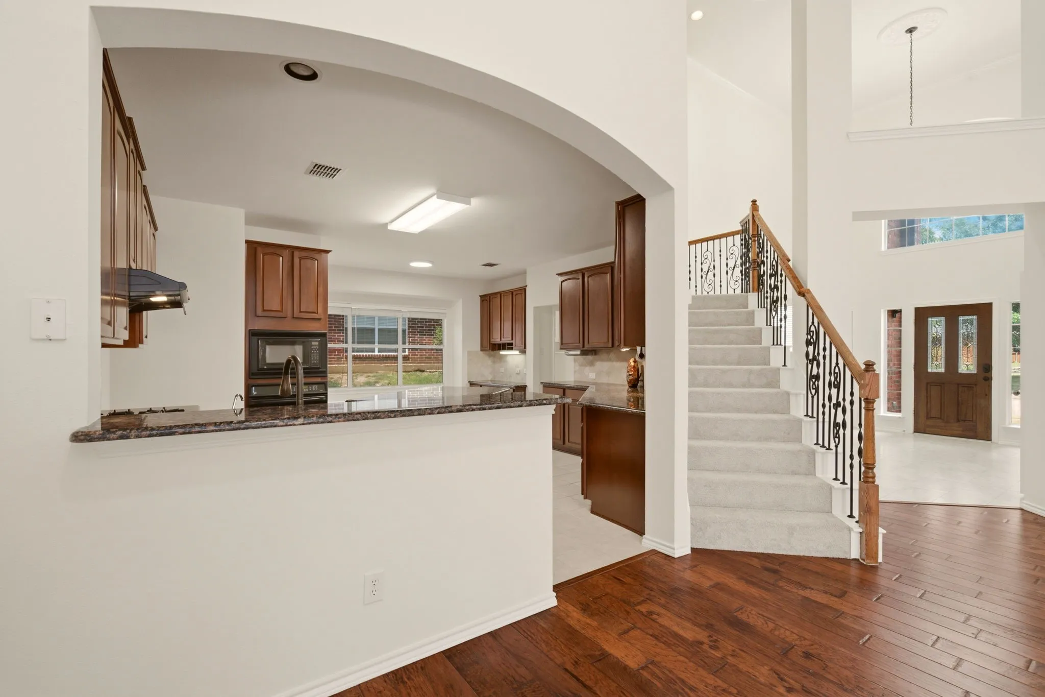 Entertaining flow from living room to kitchen.