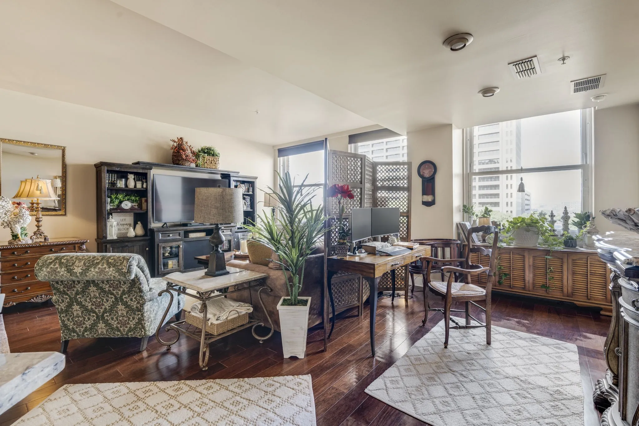 Condominium For Sale in Tarrant County , 411 W 7th Street 405, Fort Worth, Texas 76102, 1 Bedroom, 2 Bathroom, Garage spaces, 1,122 Sqft, built in 1921, mls#21369826, Real Estate Agent in Fort Worth, Homes For Sale in Tarrant county, Homes For Sale in Fort Worth, Realtor in Fort Worth Texas, Real Estate Brokerage Independent Realty Texas, Luminita Cordes Realtor