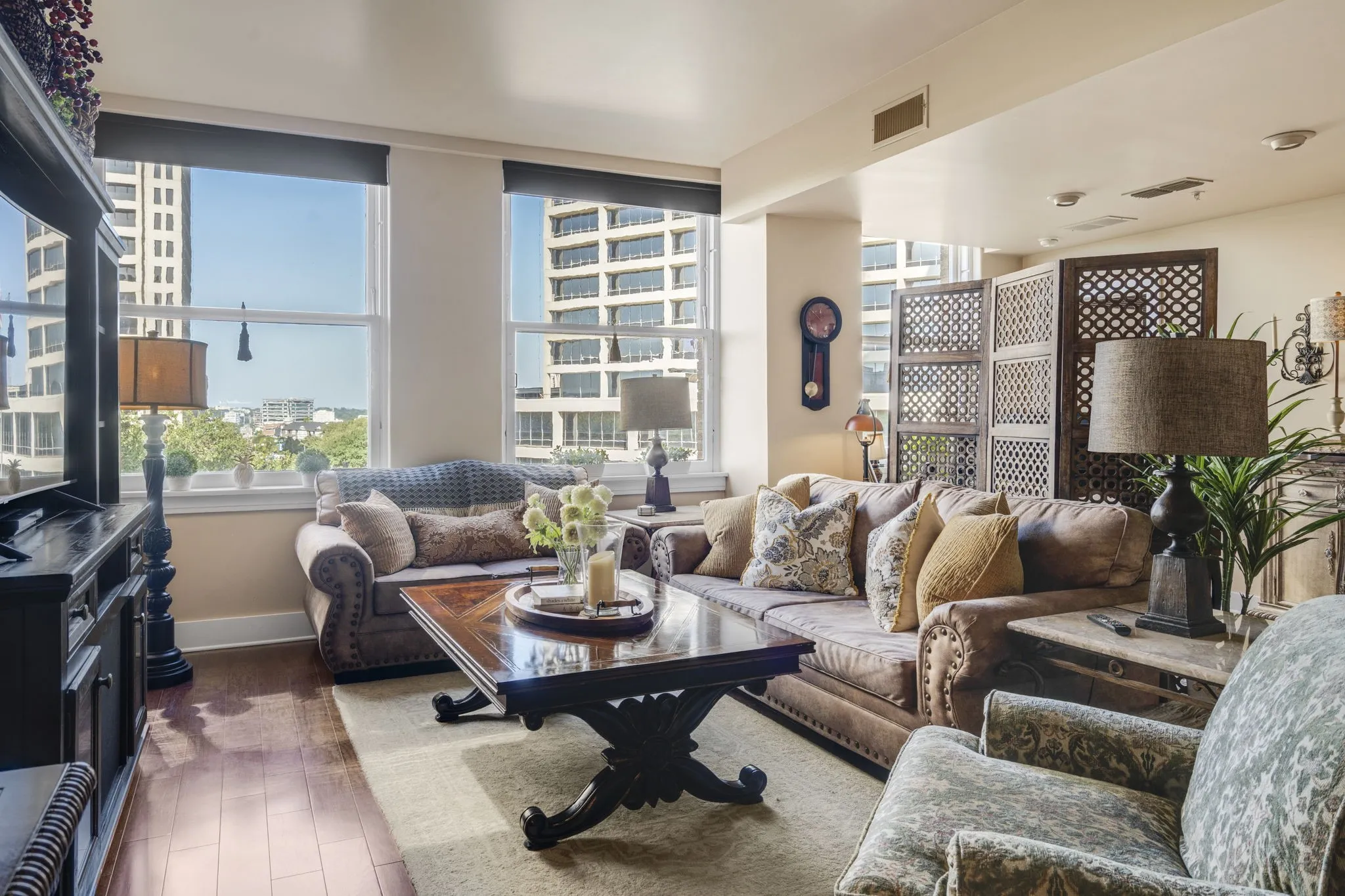 Condominium For Sale in Tarrant County , 411 W 7th Street 405, Fort Worth, Texas 76102, 1 Bedroom, 2 Bathroom, Garage spaces, 1,122 Sqft, built in 1921, mls#21369826, Real Estate Agent in Fort Worth, Homes For Sale in Tarrant county, Homes For Sale in Fort Worth, Realtor in Fort Worth Texas, Real Estate Brokerage Independent Realty Texas, Luminita Cordes Realtor